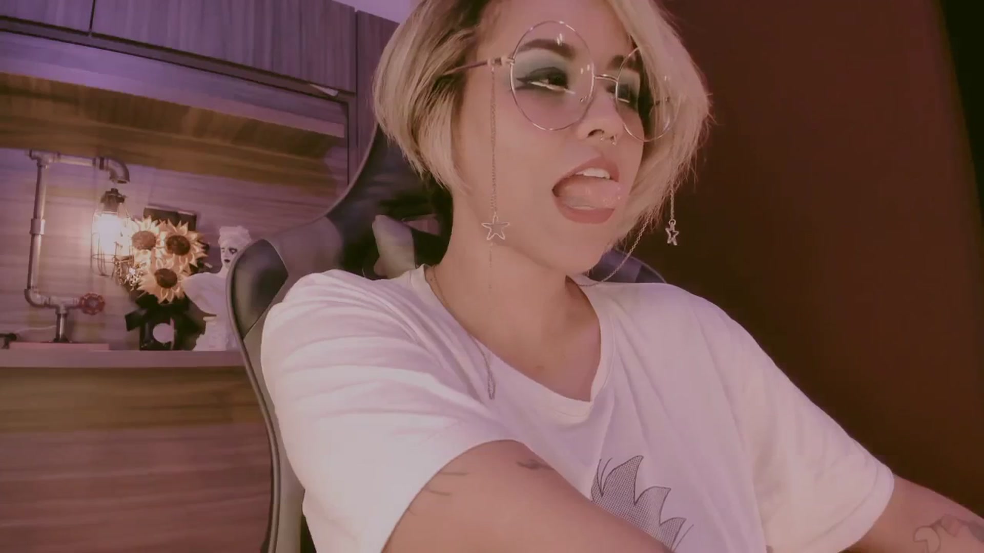 Gallery image thumbnail from AbraxxysRadio's myfreecams stream on, 09/10/2024, 24:01 image 8 of 20
