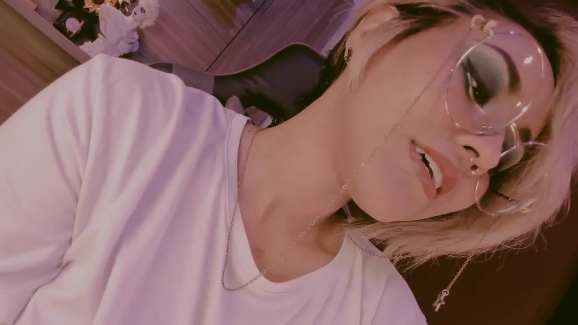 Gallery image thumbnail from AbraxxysRadio's myfreecams stream on, 09/10/2024, 24:01 image 19 of 20