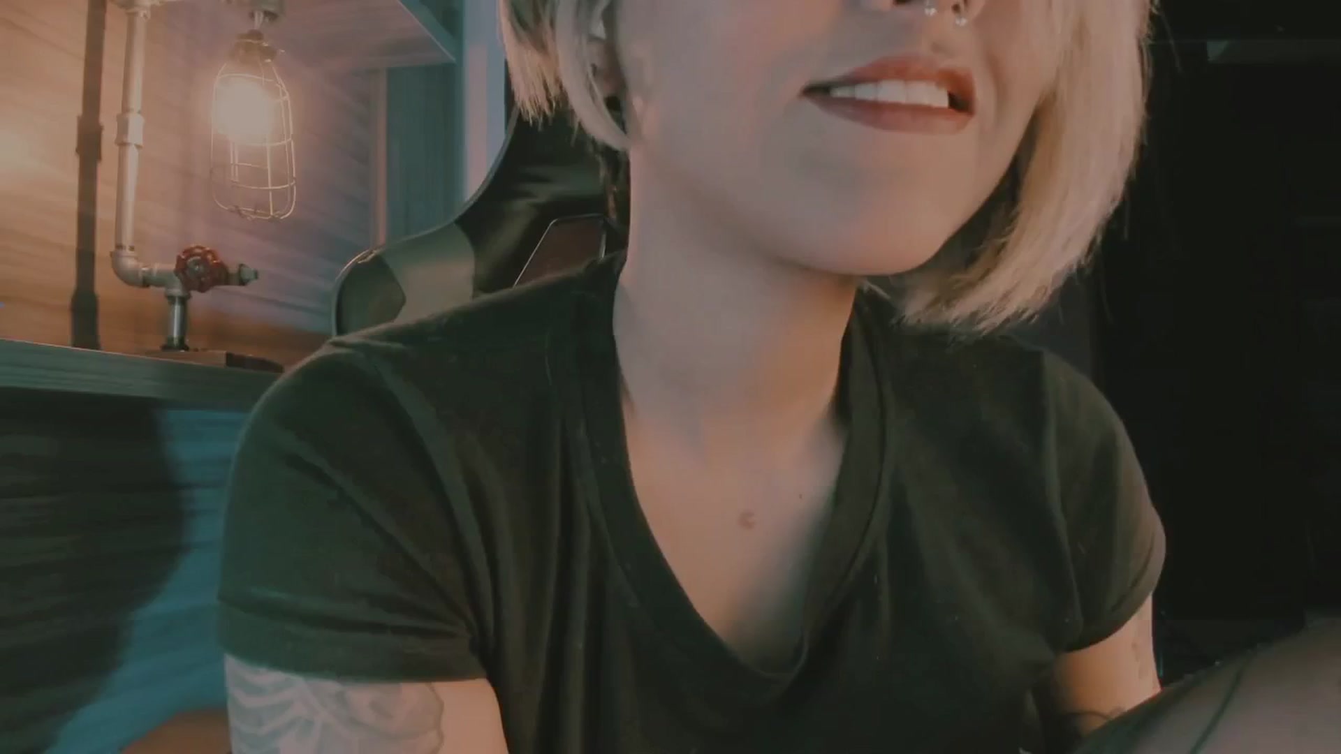 Gallery image thumbnail from AbraxxysRadio's myfreecams stream on, 09/17/2024, 04:18 image 5 of 20