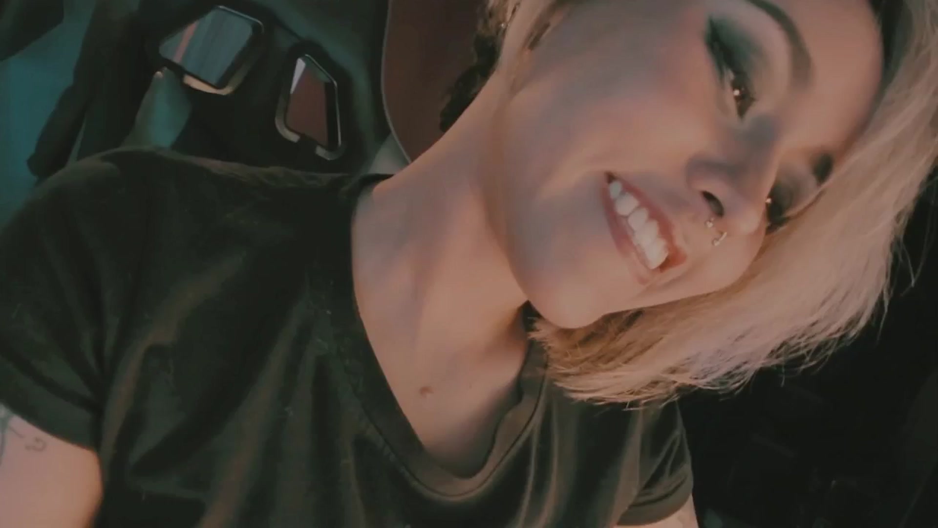 Gallery image thumbnail from AbraxxysRadio's myfreecams stream on, 09/17/2024, 04:18 image 18 of 20