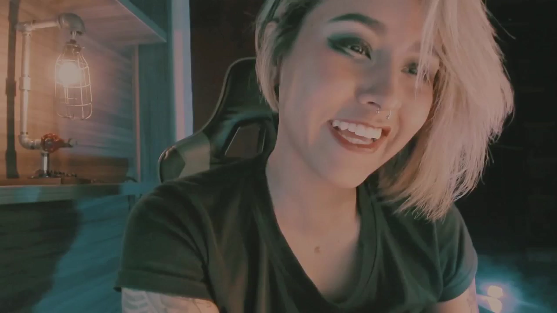 Gallery image thumbnail from AbraxxysRadio's myfreecams stream on, 09/17/2024, 04:11 image 17 of 20