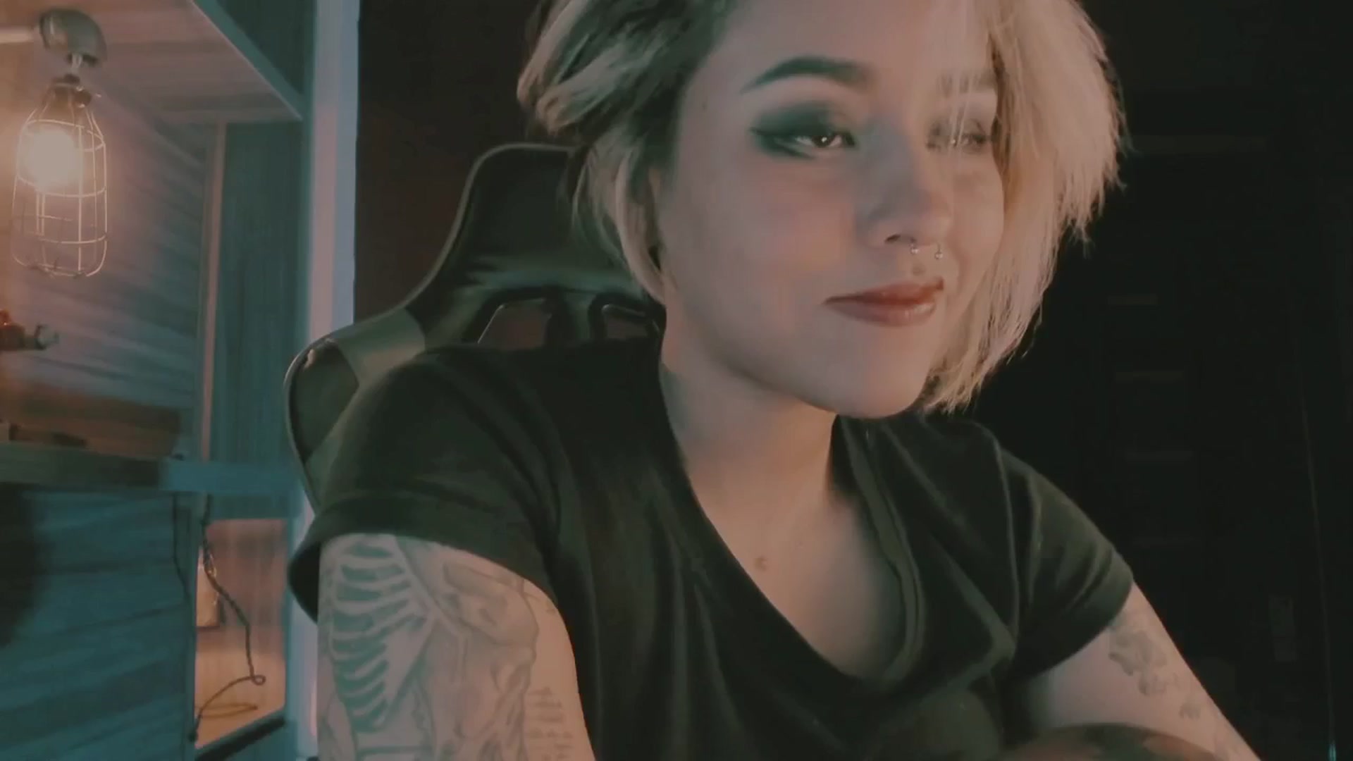 Gallery image thumbnail from AbraxxysRadio's myfreecams stream on, 09/17/2024, 04:11 image 14 of 20