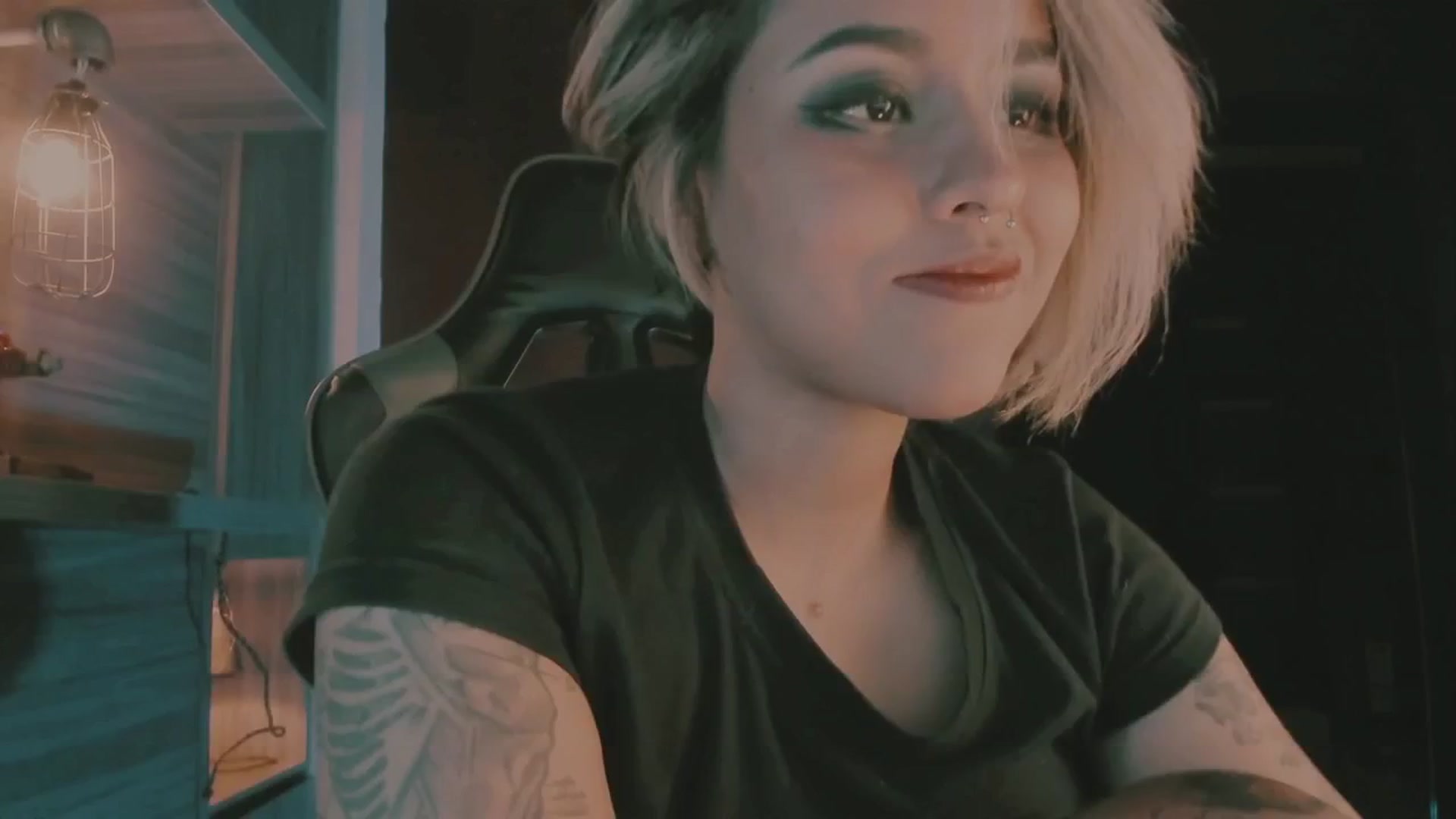Gallery image thumbnail from AbraxxysRadio's myfreecams stream on, 09/17/2024, 04:11 image 15 of 20