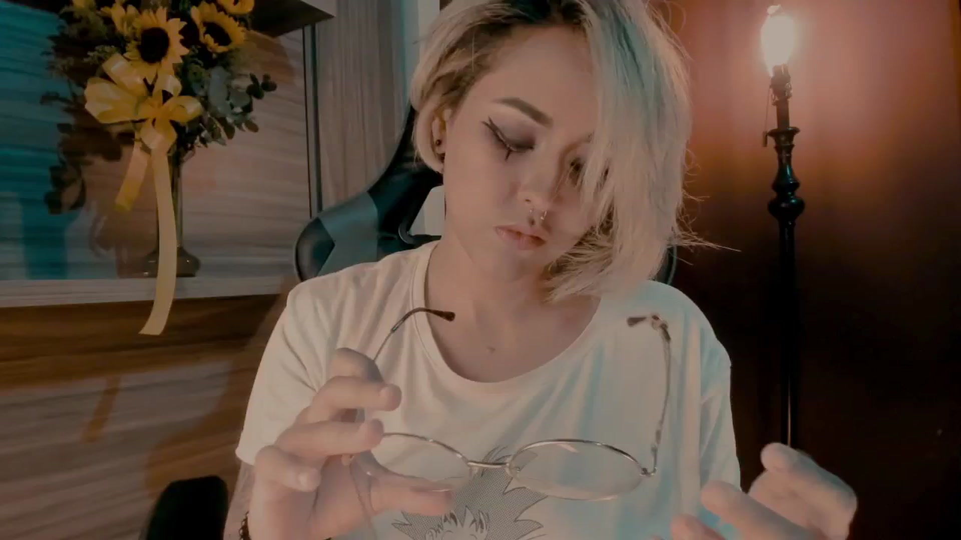 Gallery image thumbnail from AbraxxysRadio's myfreecams stream on, 09/24/2024, 23:21 image 1 of 20