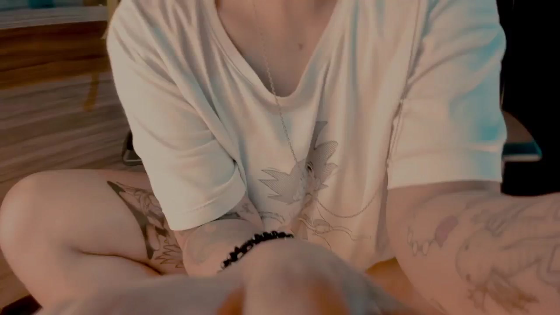 Gallery image thumbnail from AbraxxysRadio's myfreecams stream on, 09/24/2024, 23:21 image 7 of 20