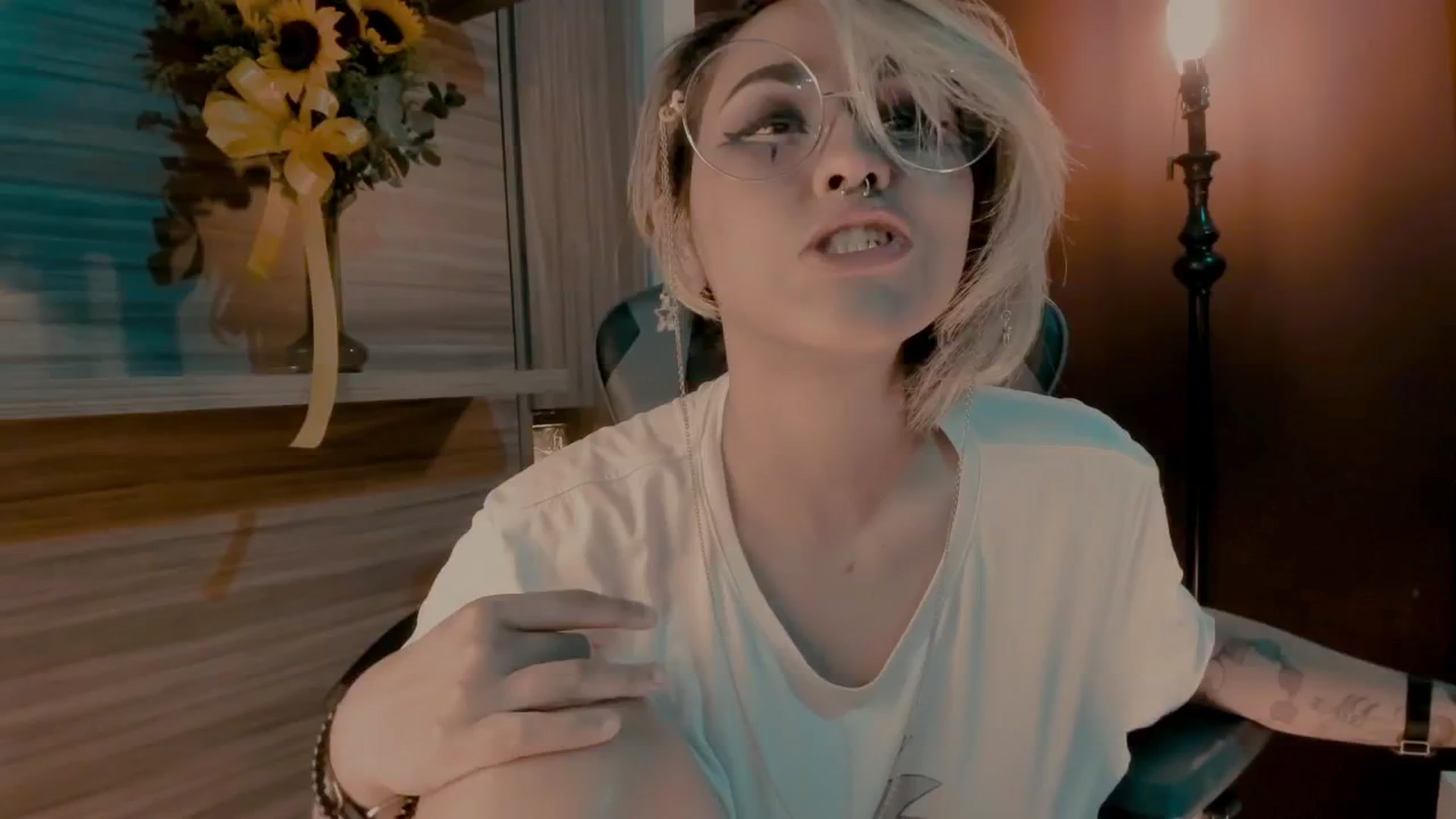 Gallery image thumbnail from AbraxxysRadio's myfreecams stream on, 09/24/2024, 23:21 image 4 of 20