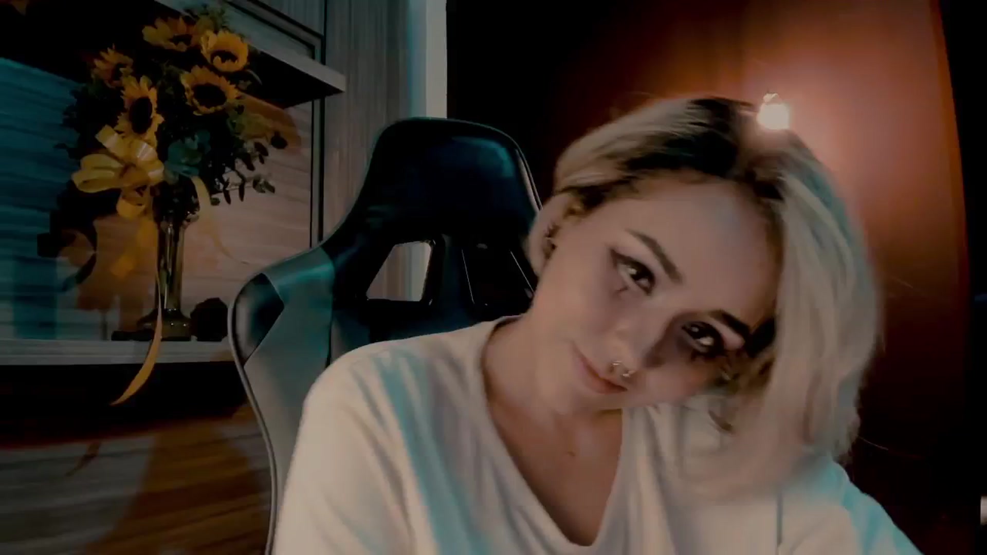Gallery image thumbnail from AbraxxysRadio's myfreecams stream on, 09/25/2024, 24:39 image 16 of 20