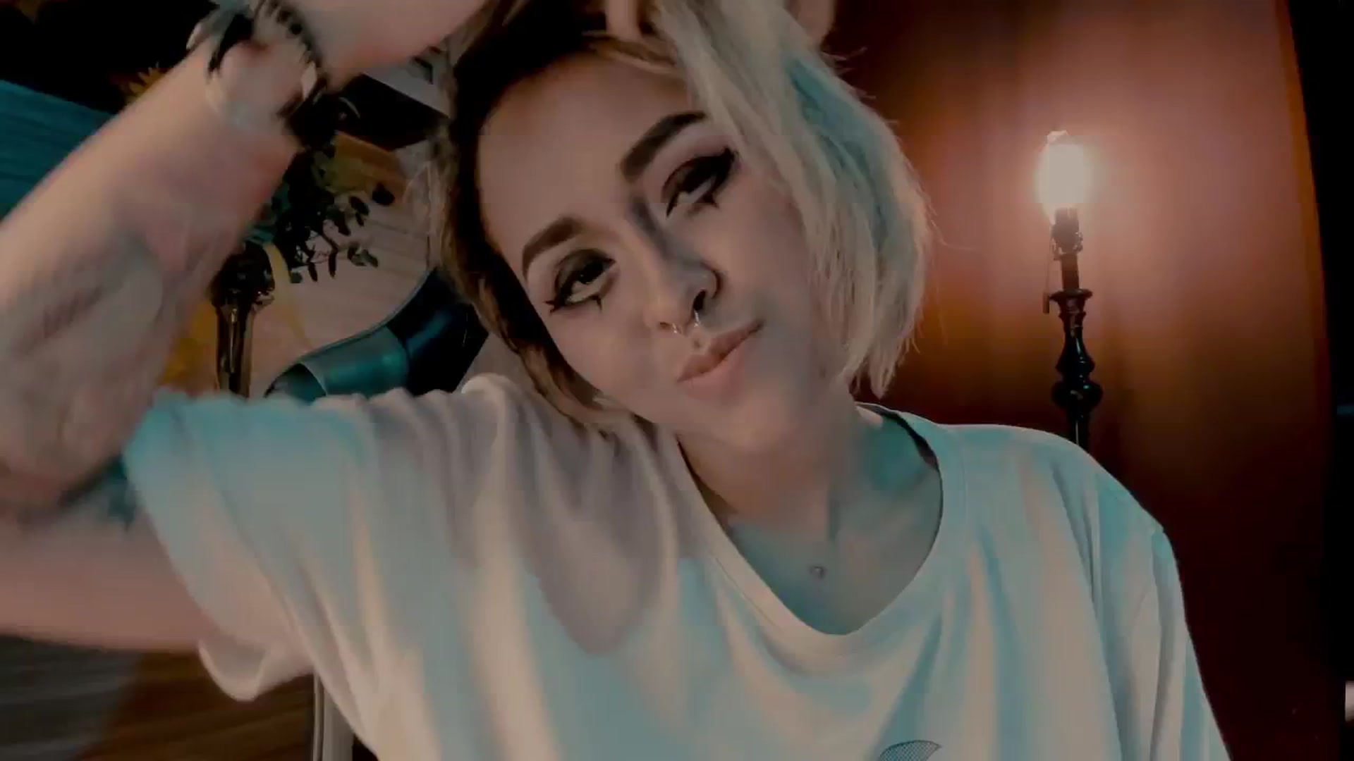 Gallery image thumbnail from AbraxxysRadio's myfreecams stream on, 09/25/2024, 24:39 image 12 of 20