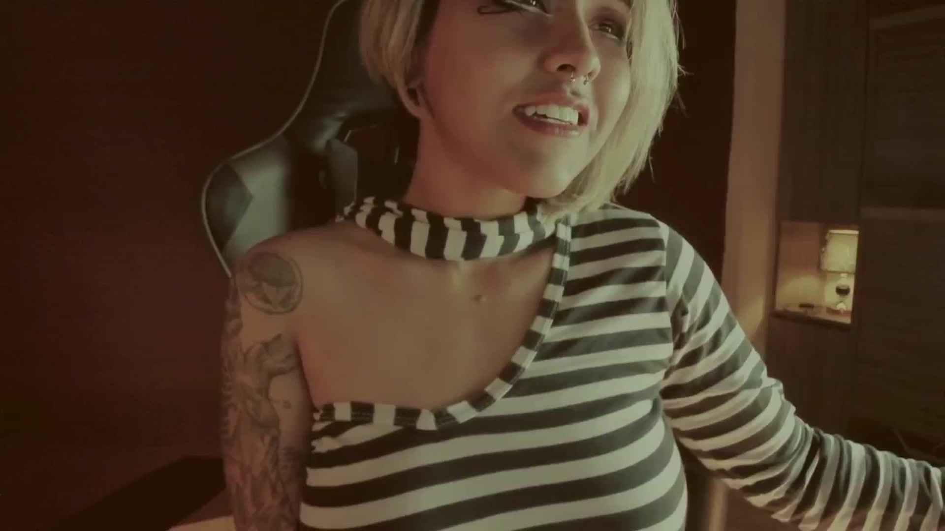 Gallery image thumbnail from AbraxxysRadio's myfreecams stream on, 09/27/2024, 24:03 image 8 of 20