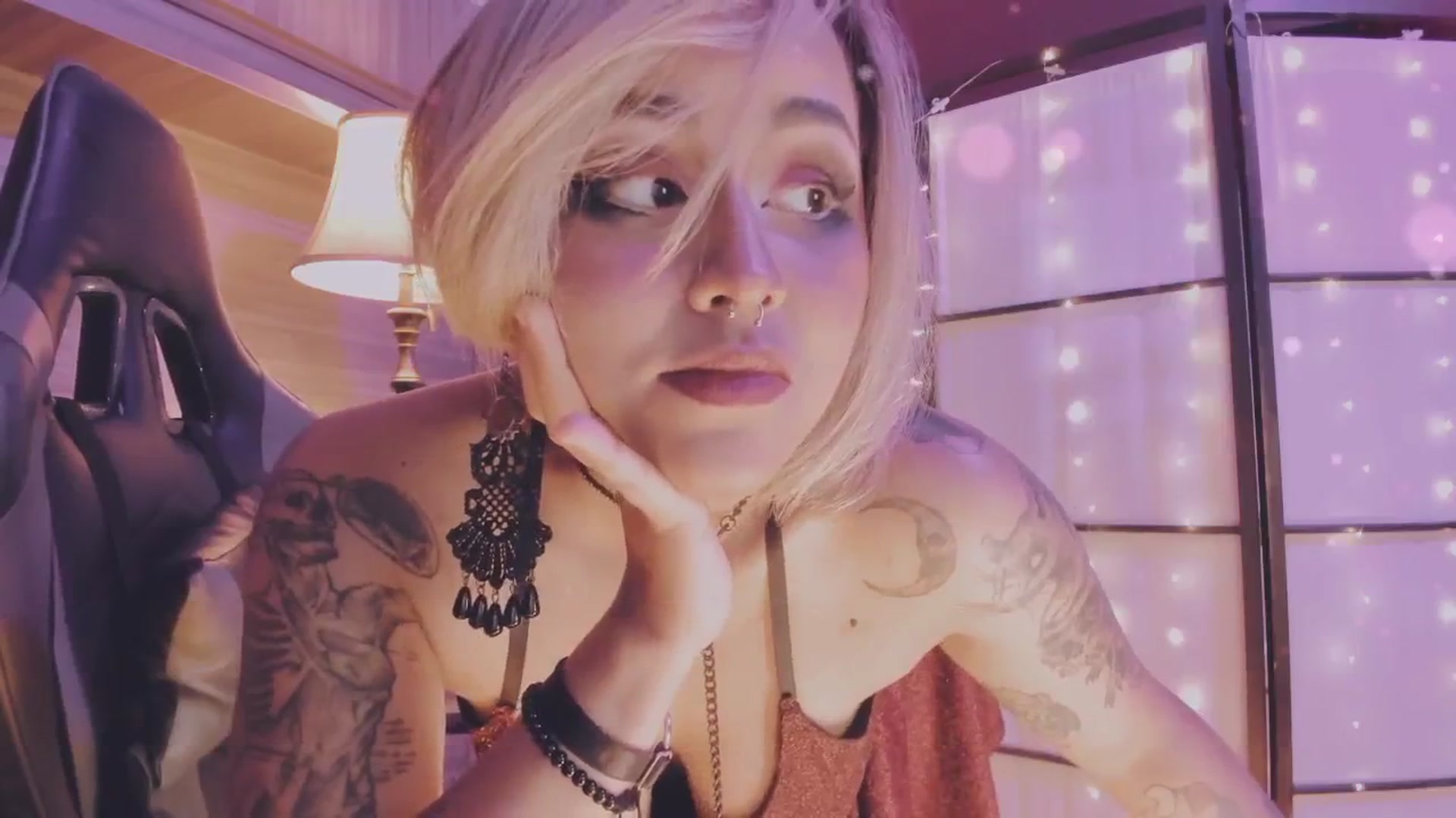 Gallery image thumbnail from AbraxxysRadio's myfreecams stream on, 10/04/2024, 23:54 image 16 of 20