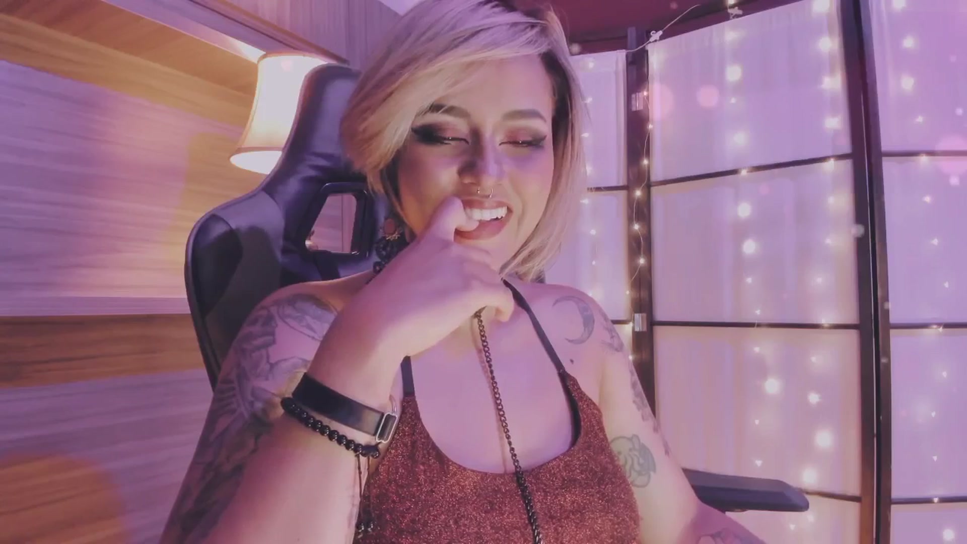 Gallery image thumbnail from AbraxxysRadio's myfreecams stream on, 10/04/2024, 23:54 image 8 of 20