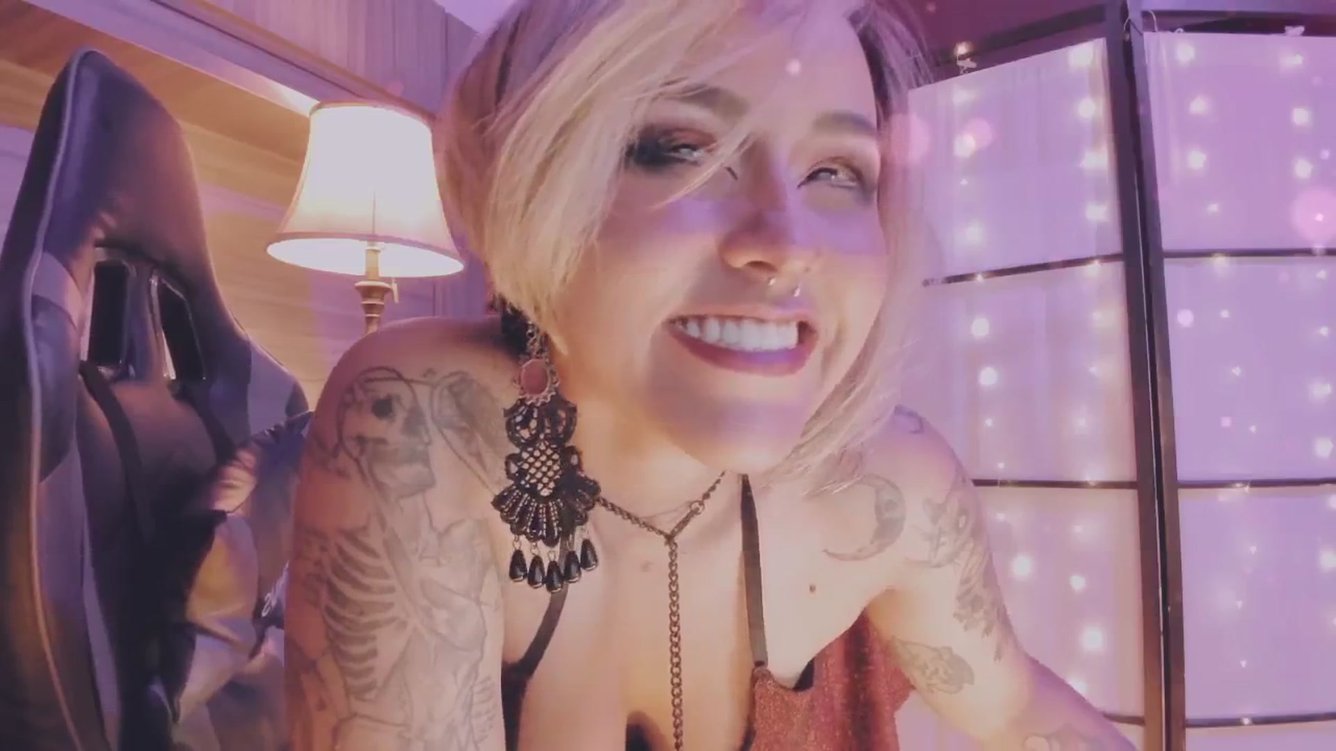 Gallery image thumbnail from AbraxxysRadio's myfreecams stream on, 10/04/2024, 23:54 image 15 of 20