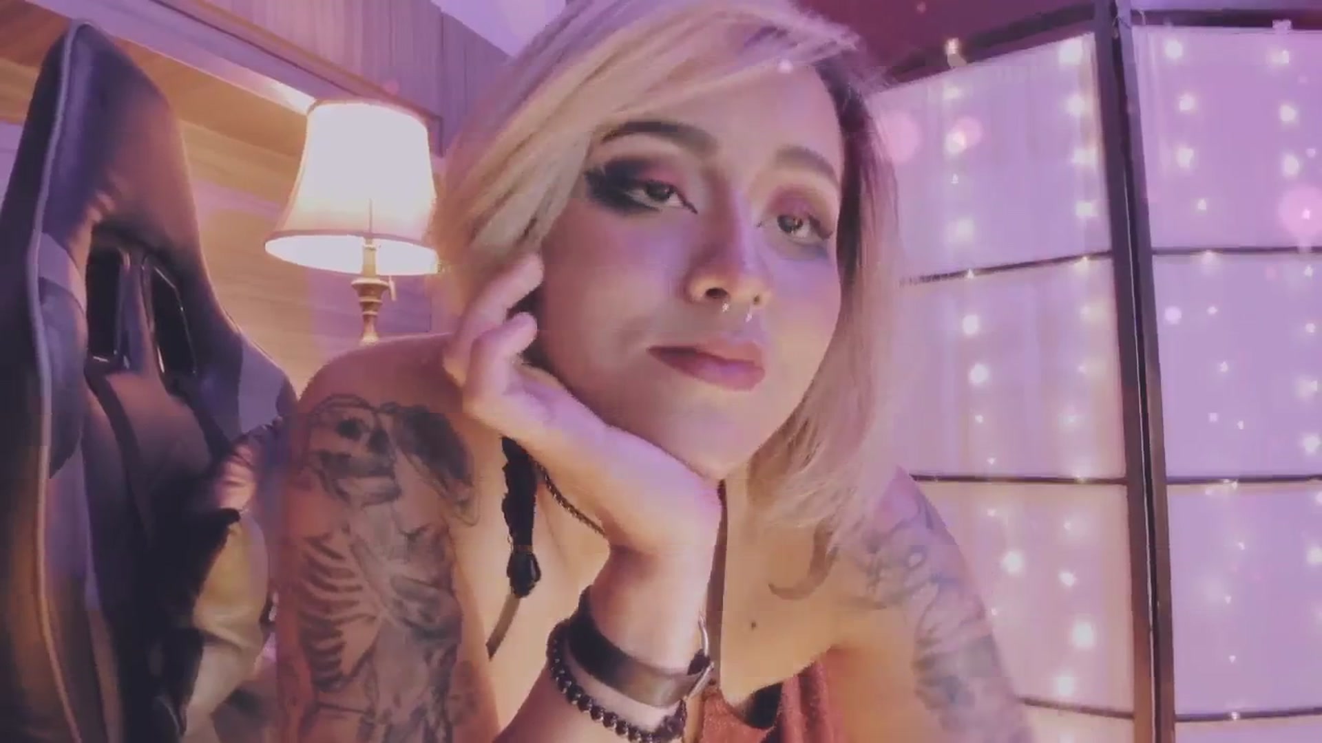 Gallery image thumbnail from AbraxxysRadio's myfreecams stream on, 10/04/2024, 23:54 image 13 of 20