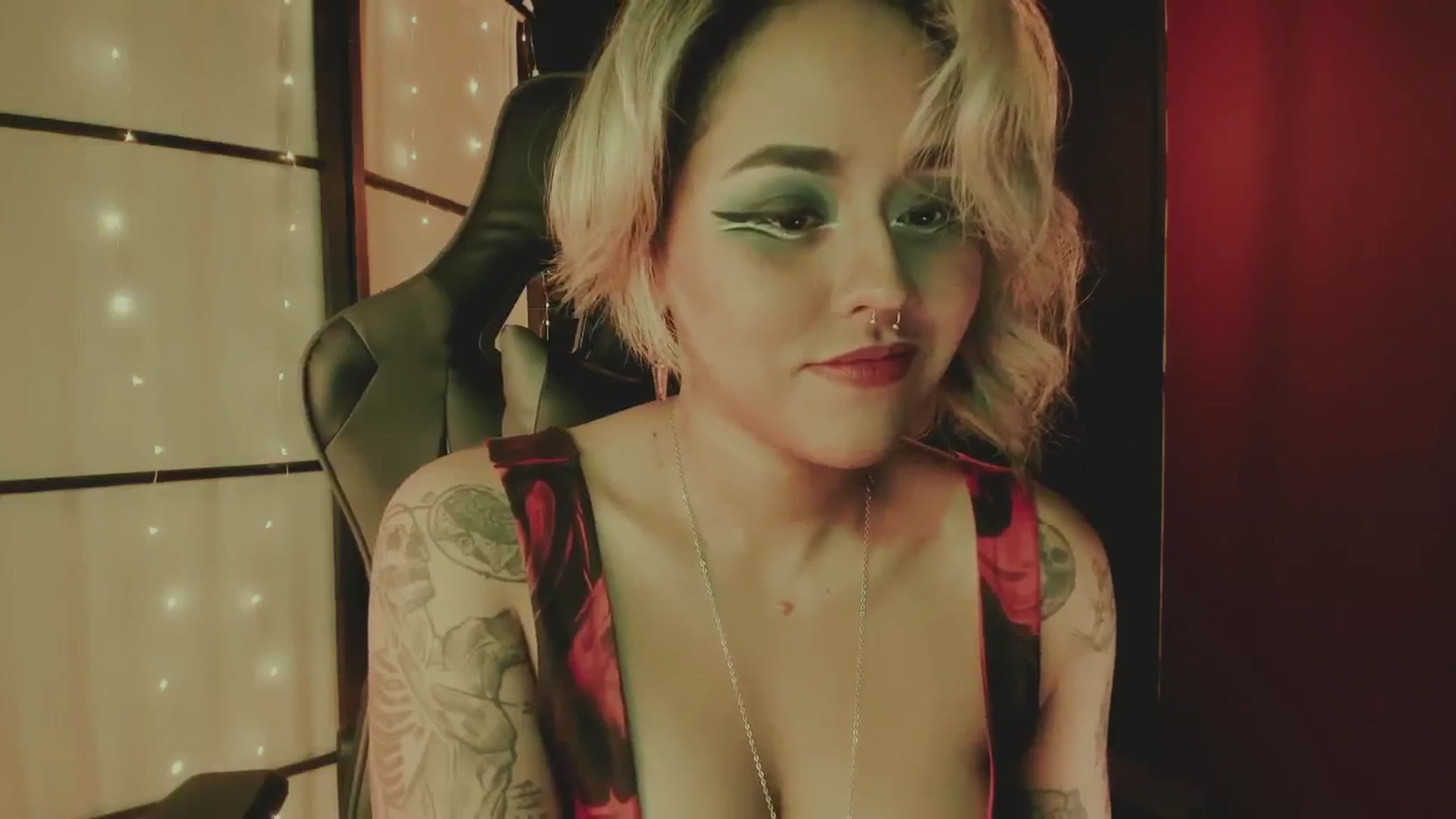 Gallery image thumbnail from AbraxxysRadio's myfreecams stream on, 10/08/2024, 24:38 image 4 of 20