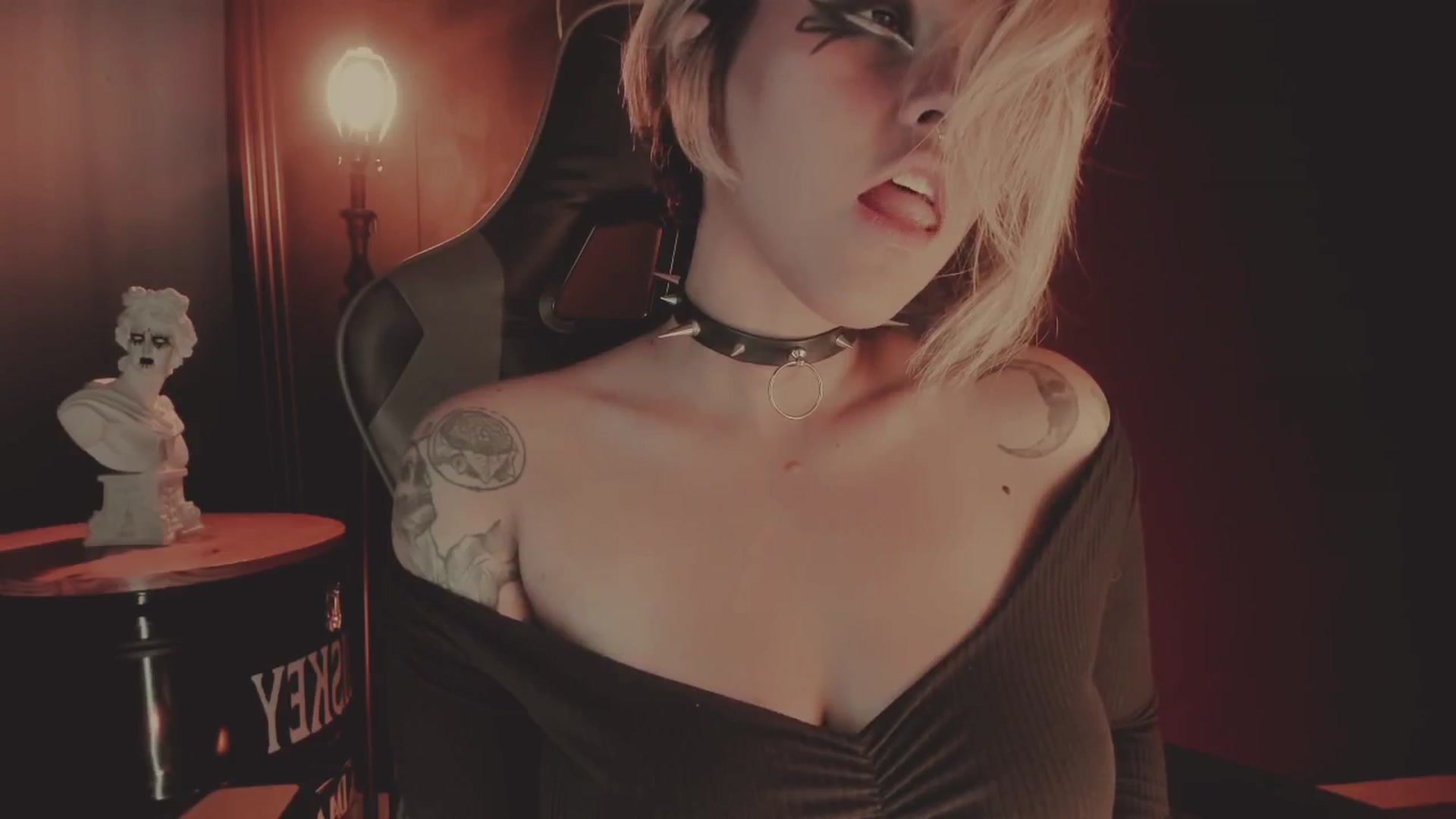 Gallery image thumbnail from AbraxxysRadio's myfreecams stream on, 10/08/2024, 23:39 image 2 of 20
