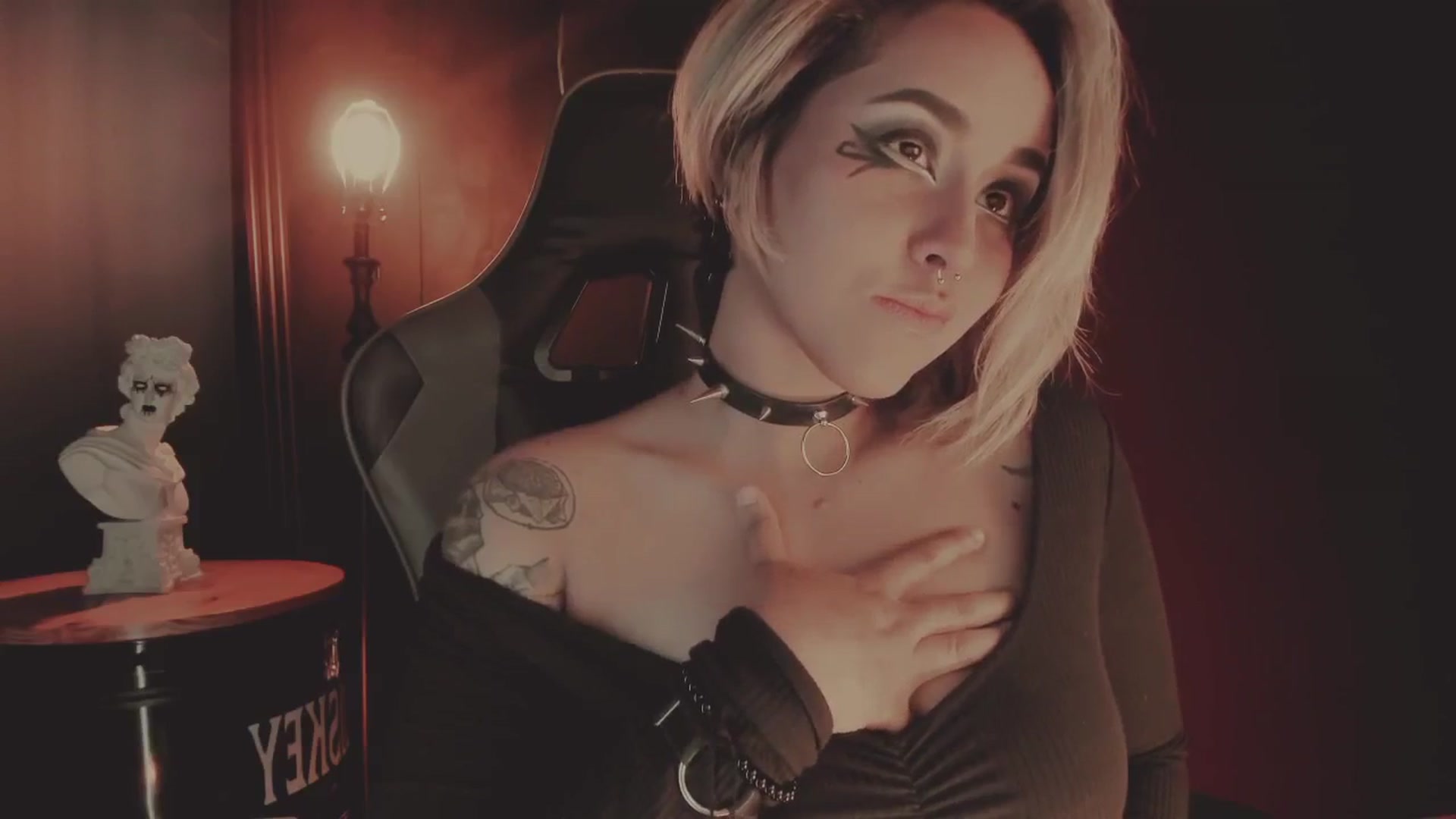 Gallery image thumbnail from AbraxxysRadio's myfreecams stream on, 10/08/2024, 23:39 image 8 of 20