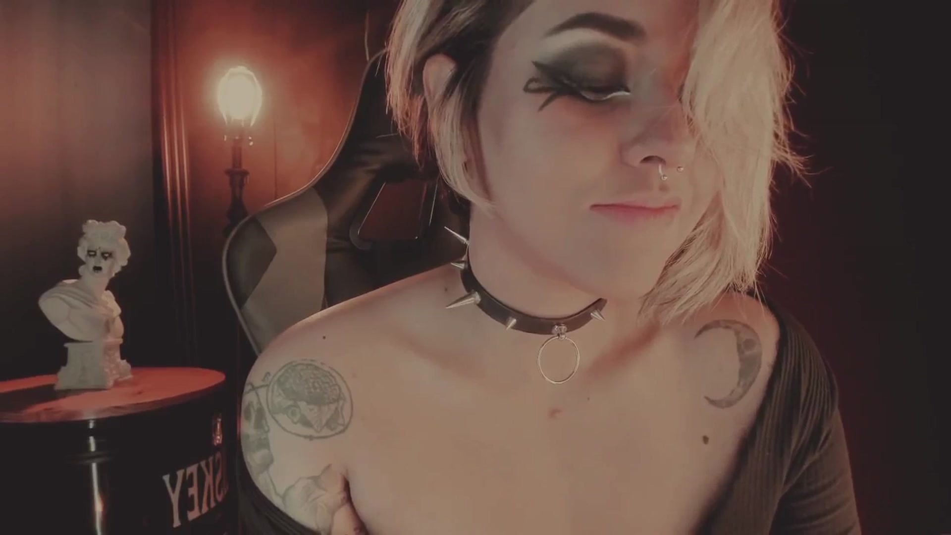 Gallery image thumbnail from AbraxxysRadio's myfreecams stream on, 10/08/2024, 23:39 image 6 of 20