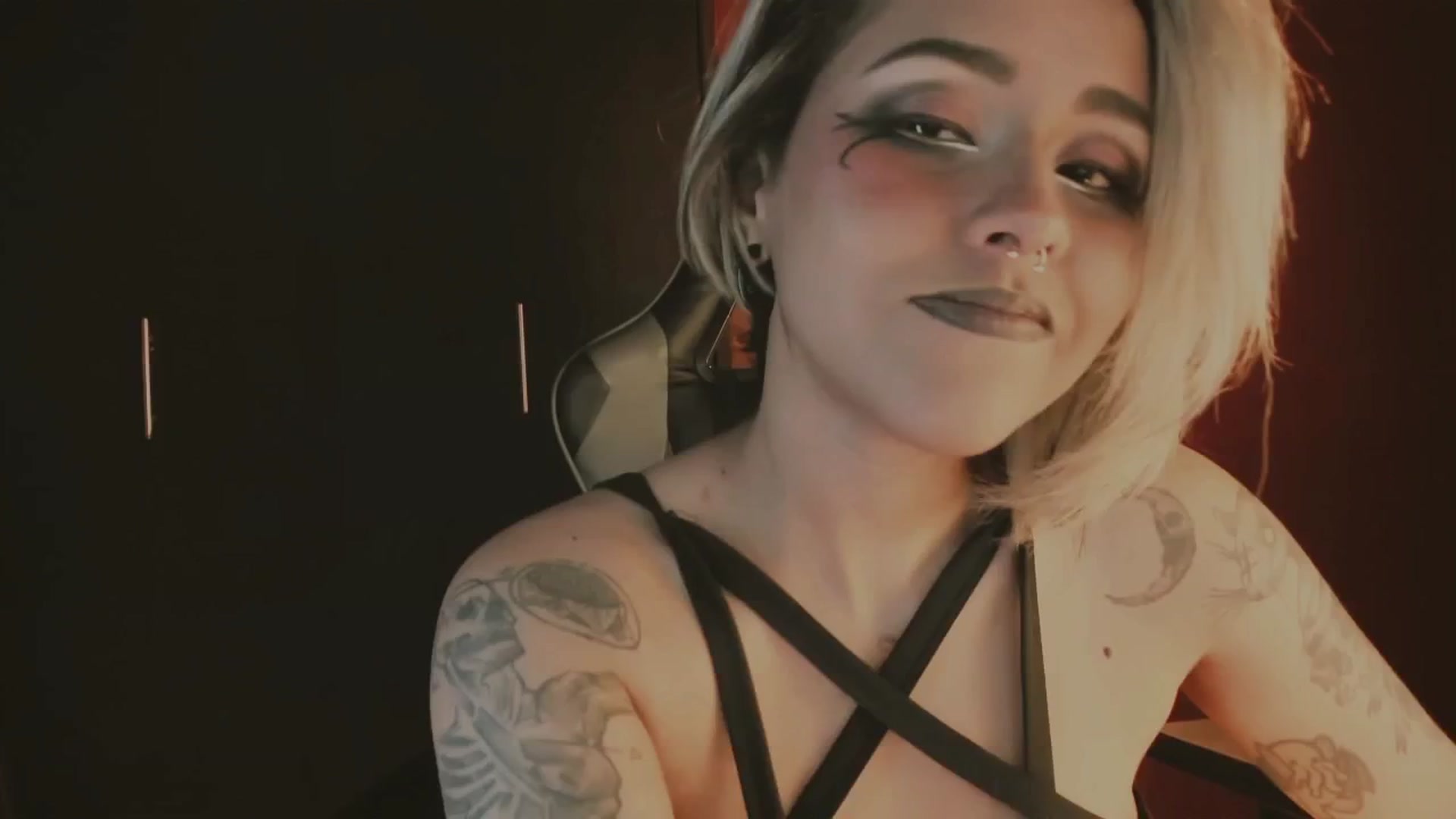 Gallery image thumbnail from AbraxxysRadio's myfreecams stream on, 10/14/2024, 23:46 image 16 of 20