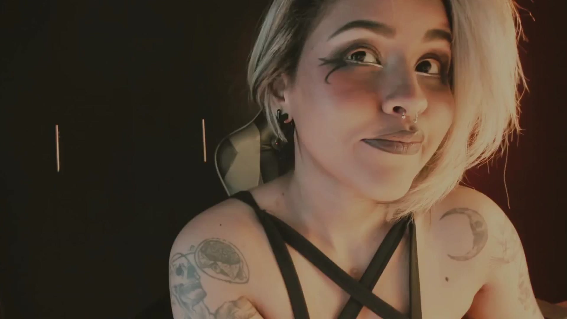 Gallery image thumbnail from AbraxxysRadio's myfreecams stream on, 10/14/2024, 23:46 image 14 of 20