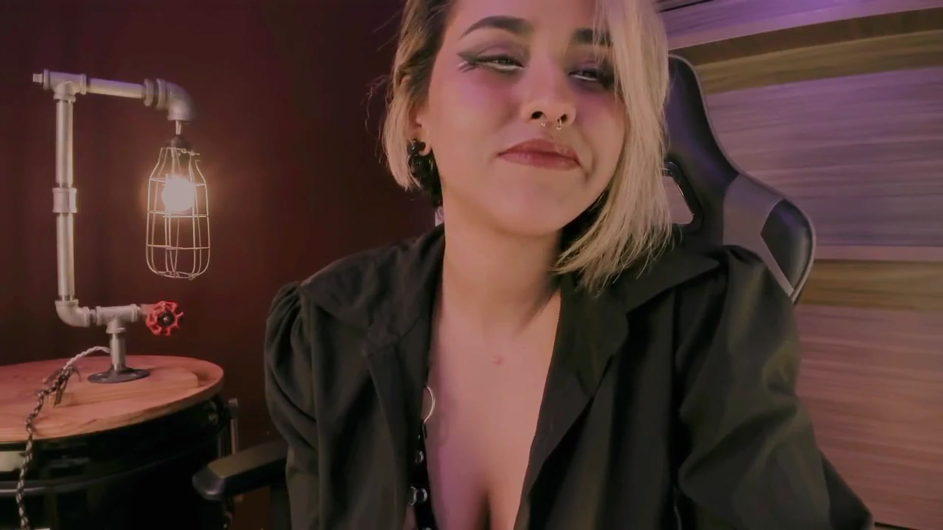 Gallery image thumbnail from AbraxxysRadio's myfreecams stream on, 10/16/2024, 02:19 image 15 of 20