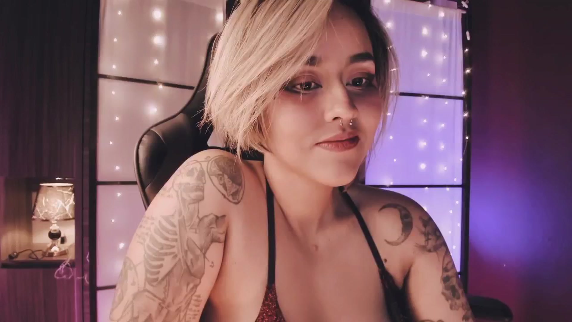 Gallery image thumbnail from AbraxxysRadio's myfreecams stream on, 10/17/2024, 02:23 image 2 of 20