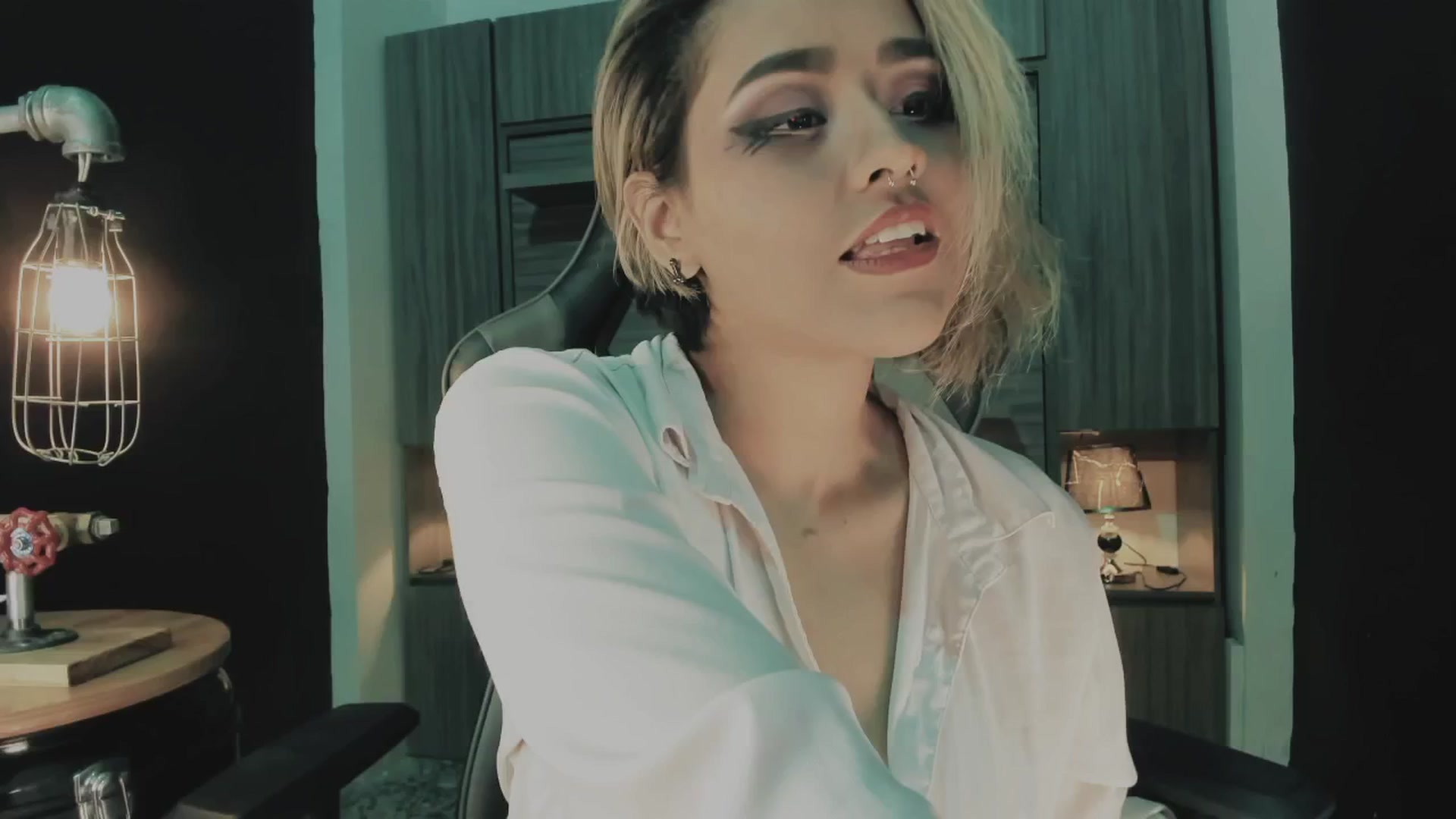 Gallery image thumbnail from AbraxxysRadio's myfreecams stream on, 10/24/2024, 24:31 image 7 of 20