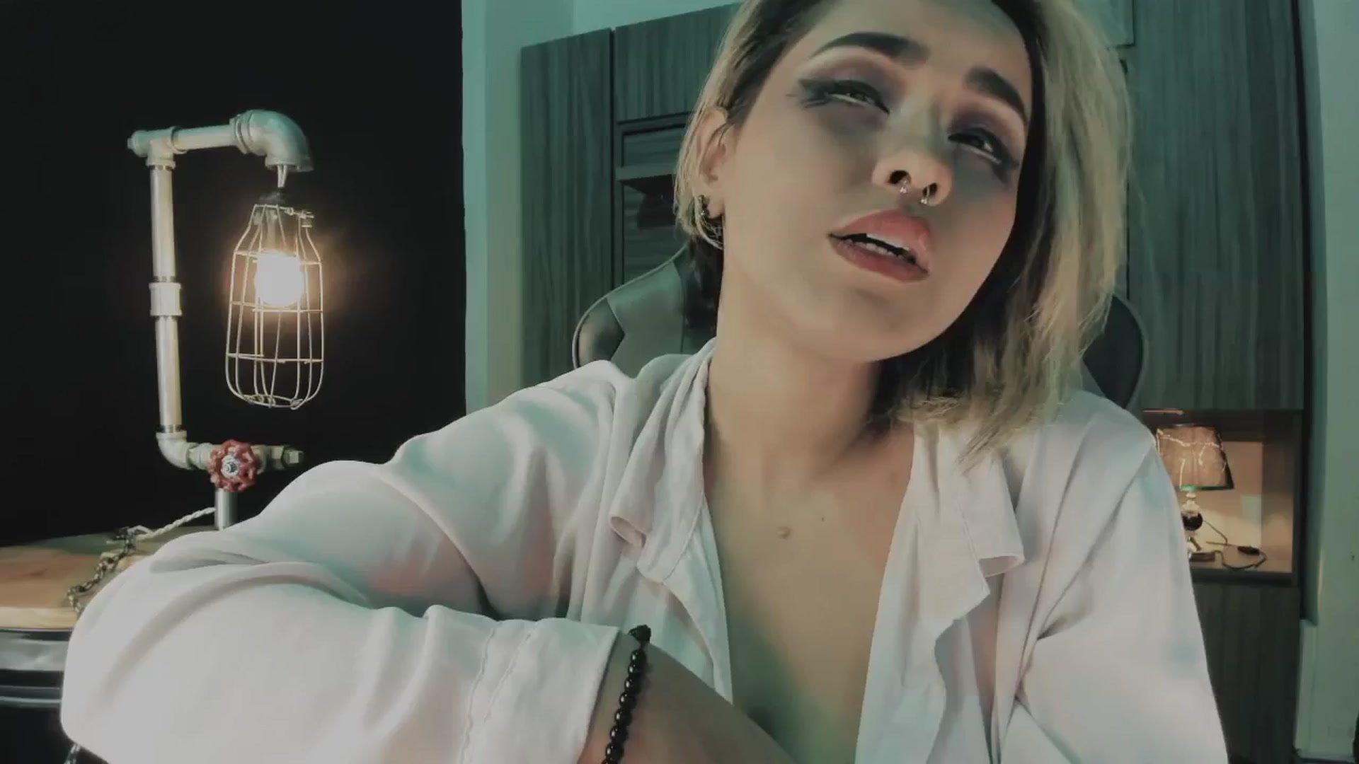 Gallery image thumbnail from AbraxxysRadio's myfreecams stream on, 10/24/2024, 24:32 image 13 of 20