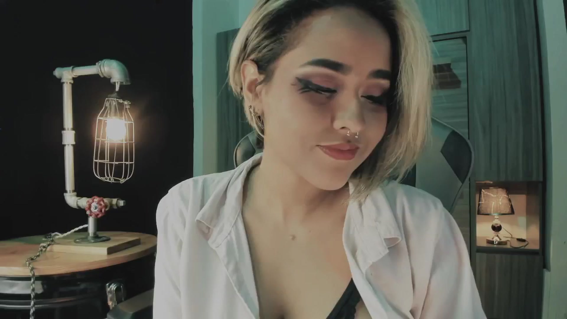 Gallery image thumbnail from AbraxxysRadio's myfreecams stream on, 10/24/2024, 24:32 image 12 of 20