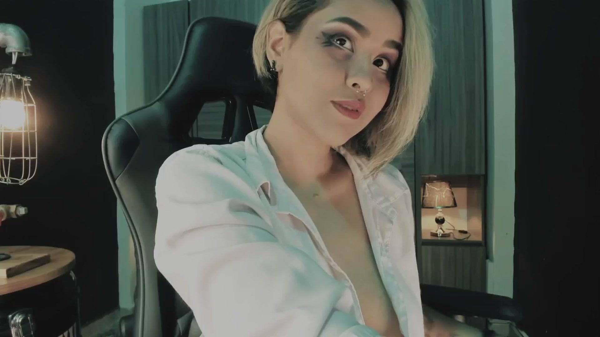 Gallery image thumbnail from AbraxxysRadio's myfreecams stream on, 10/24/2024, 24:32 image 19 of 20