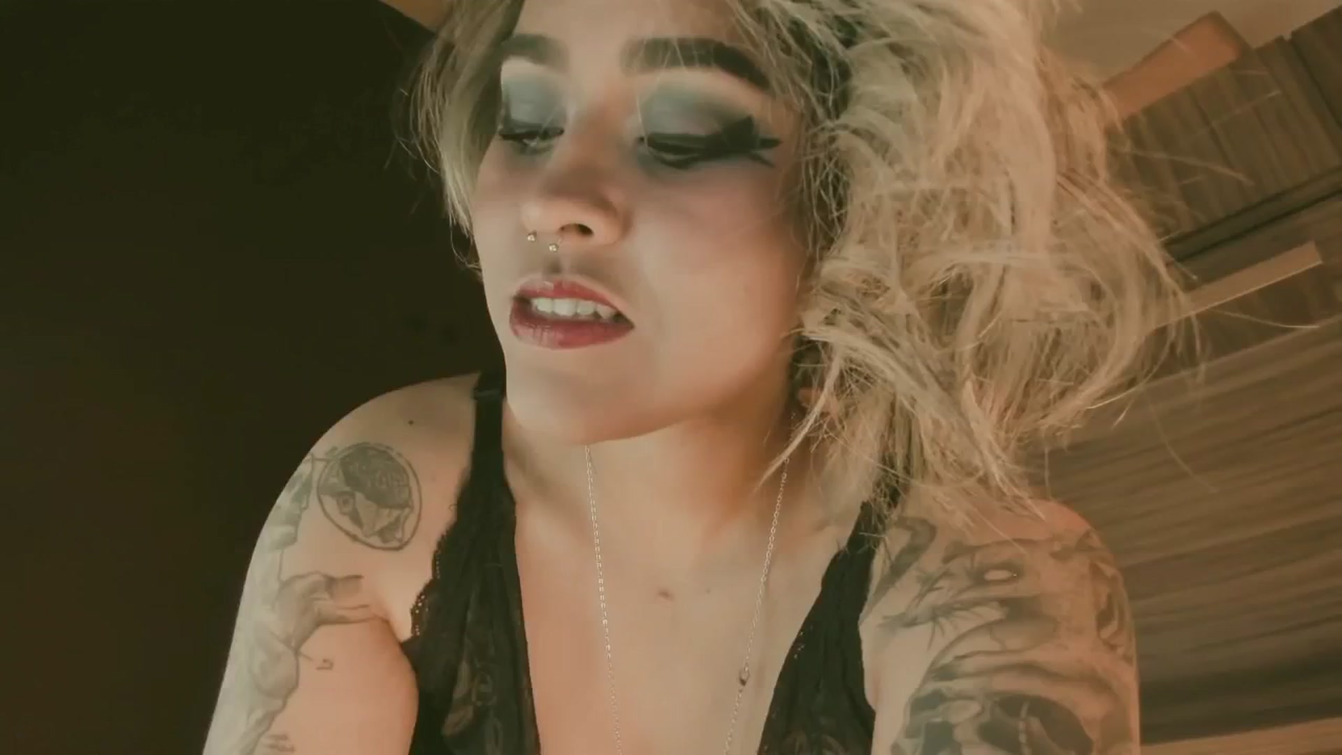 Gallery image thumbnail from AbraxxysRadio's myfreecams stream on, 10/24/2024, 23:51 image 14 of 20