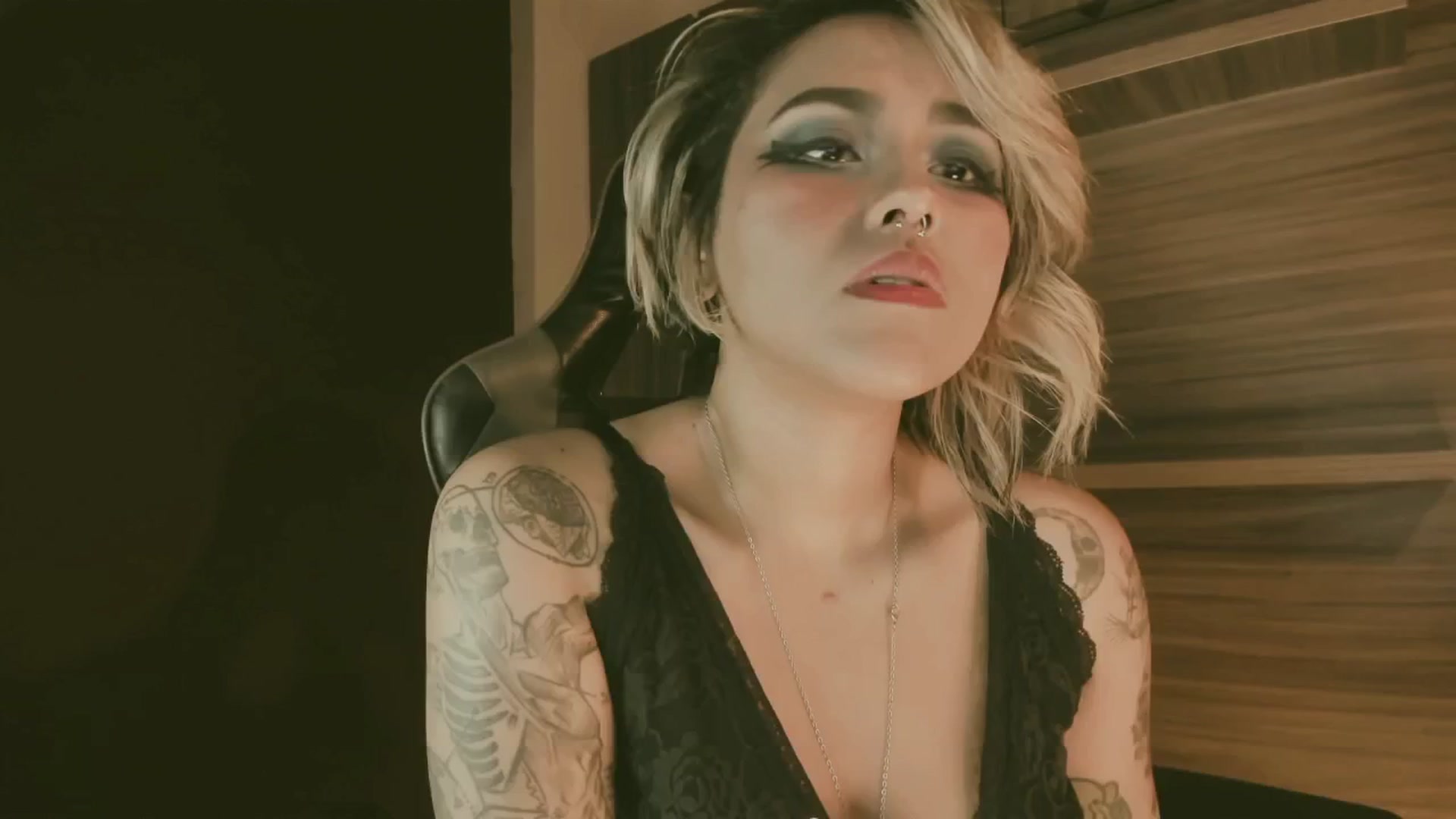 Gallery image thumbnail from AbraxxysRadio's myfreecams stream on, 10/25/2024, 02:29 image 1 of 20