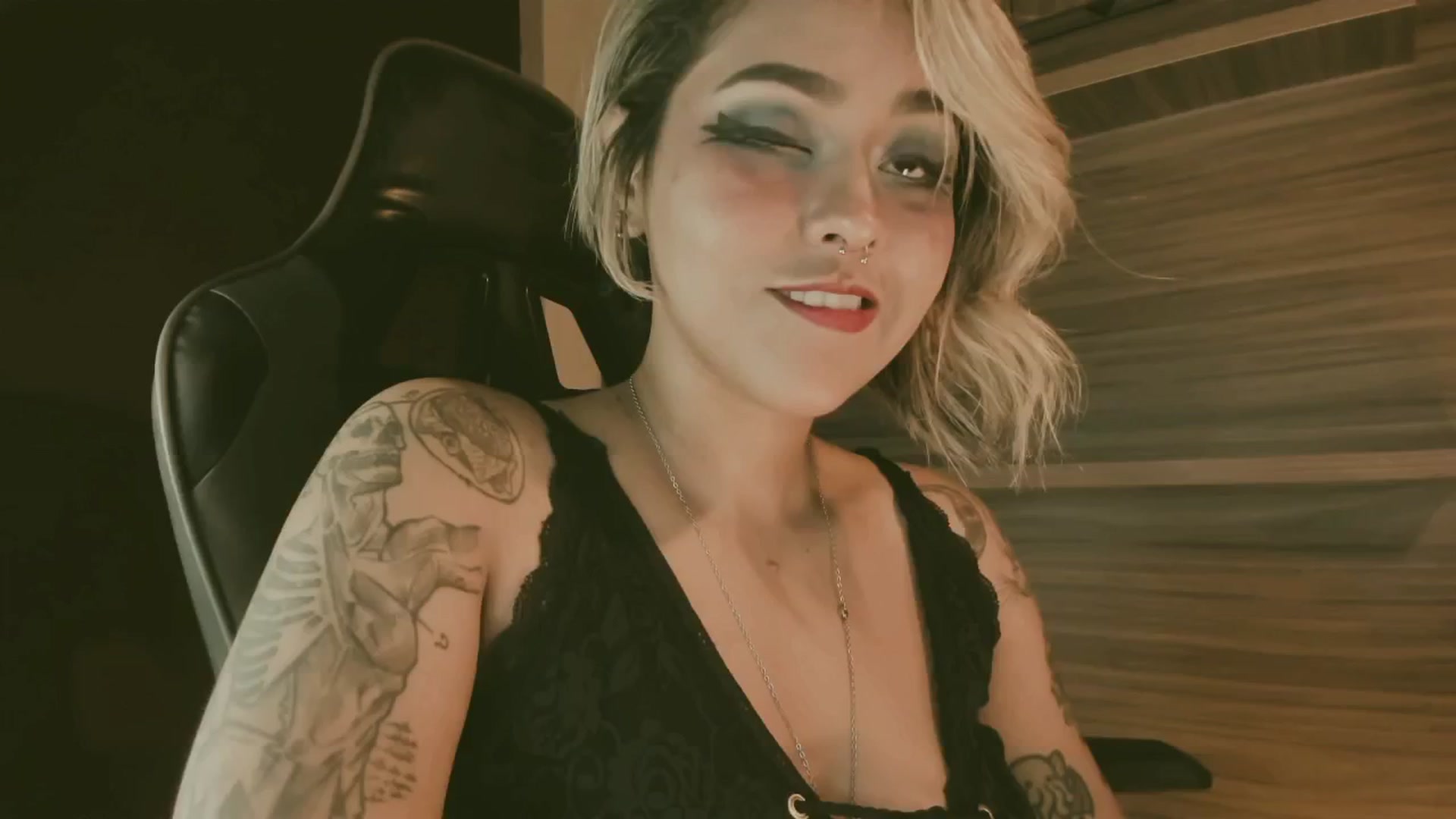 Gallery image thumbnail from AbraxxysRadio's myfreecams stream on, 10/25/2024, 02:29 image 4 of 20