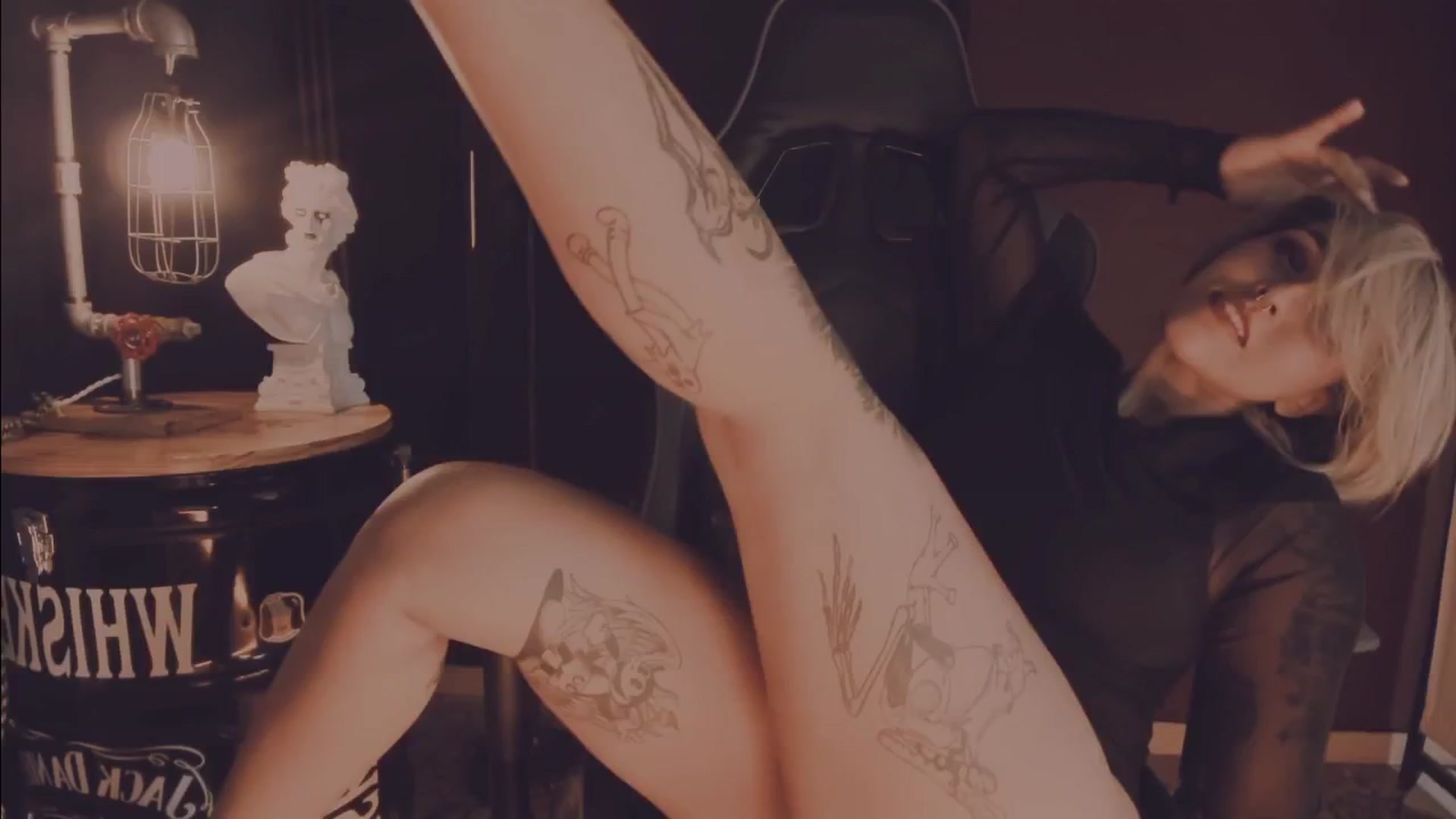 Gallery image thumbnail from AbraxxysRadio's myfreecams stream on, 10/26/2024, 01:16 image 3 of 20