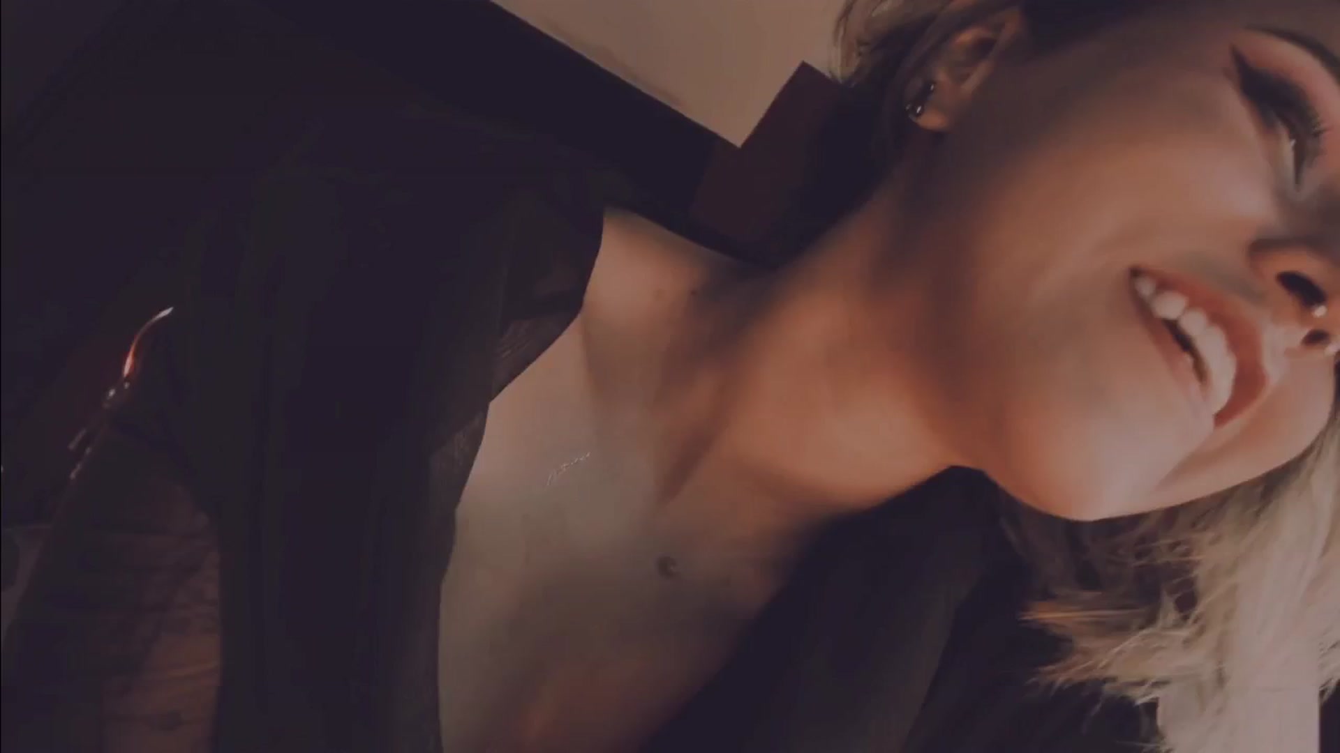 Gallery image thumbnail from AbraxxysRadio's myfreecams stream on, 10/26/2024, 01:16 image 13 of 20