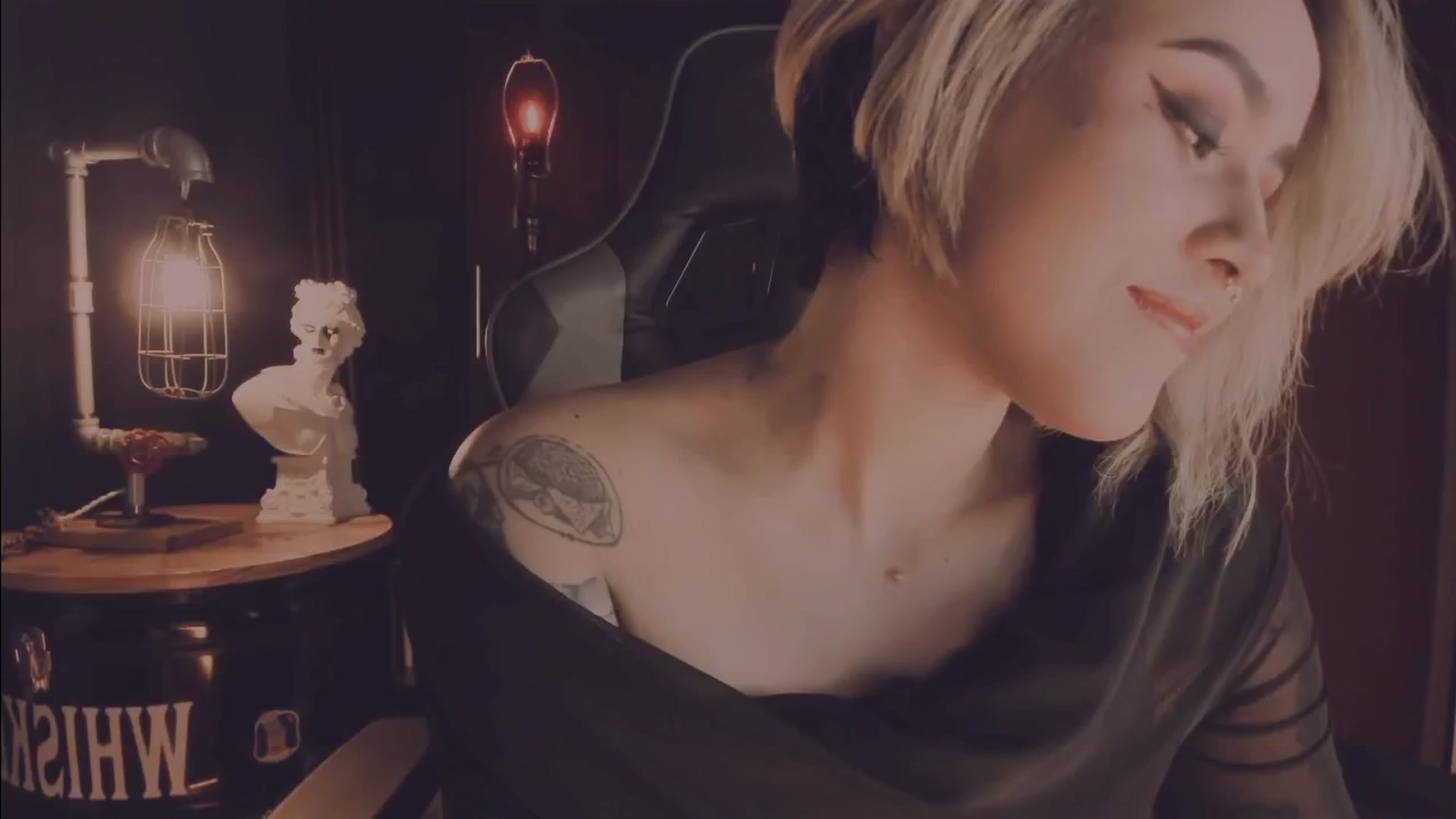 Gallery image thumbnail from AbraxxysRadio's myfreecams stream on, 10/26/2024, 01:16 image 2 of 20