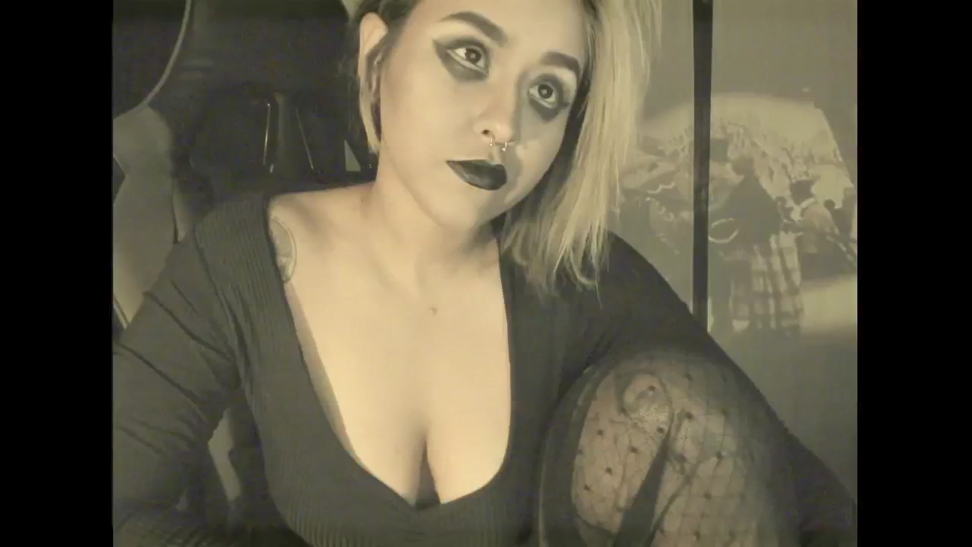 Gallery image thumbnail from AbraxxysRadio's myfreecams stream on, 10/31/2024, 24:05 image 3 of 20