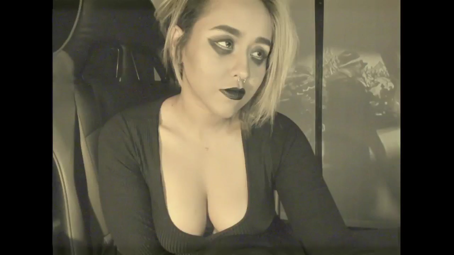 Gallery image thumbnail from AbraxxysRadio's myfreecams stream on, 10/31/2024, 24:05 image 8 of 20