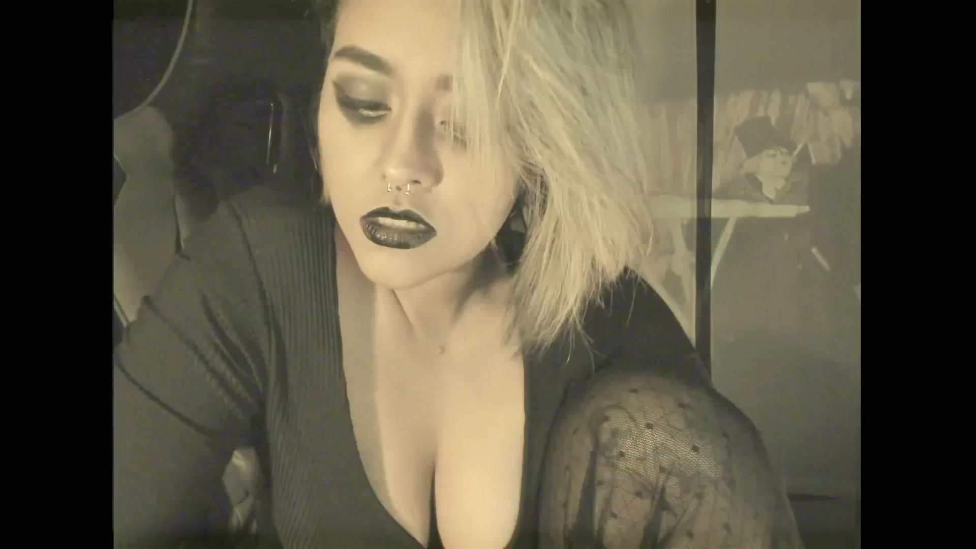Gallery image thumbnail from AbraxxysRadio's myfreecams stream on, 10/31/2024, 24:05 image 5 of 20