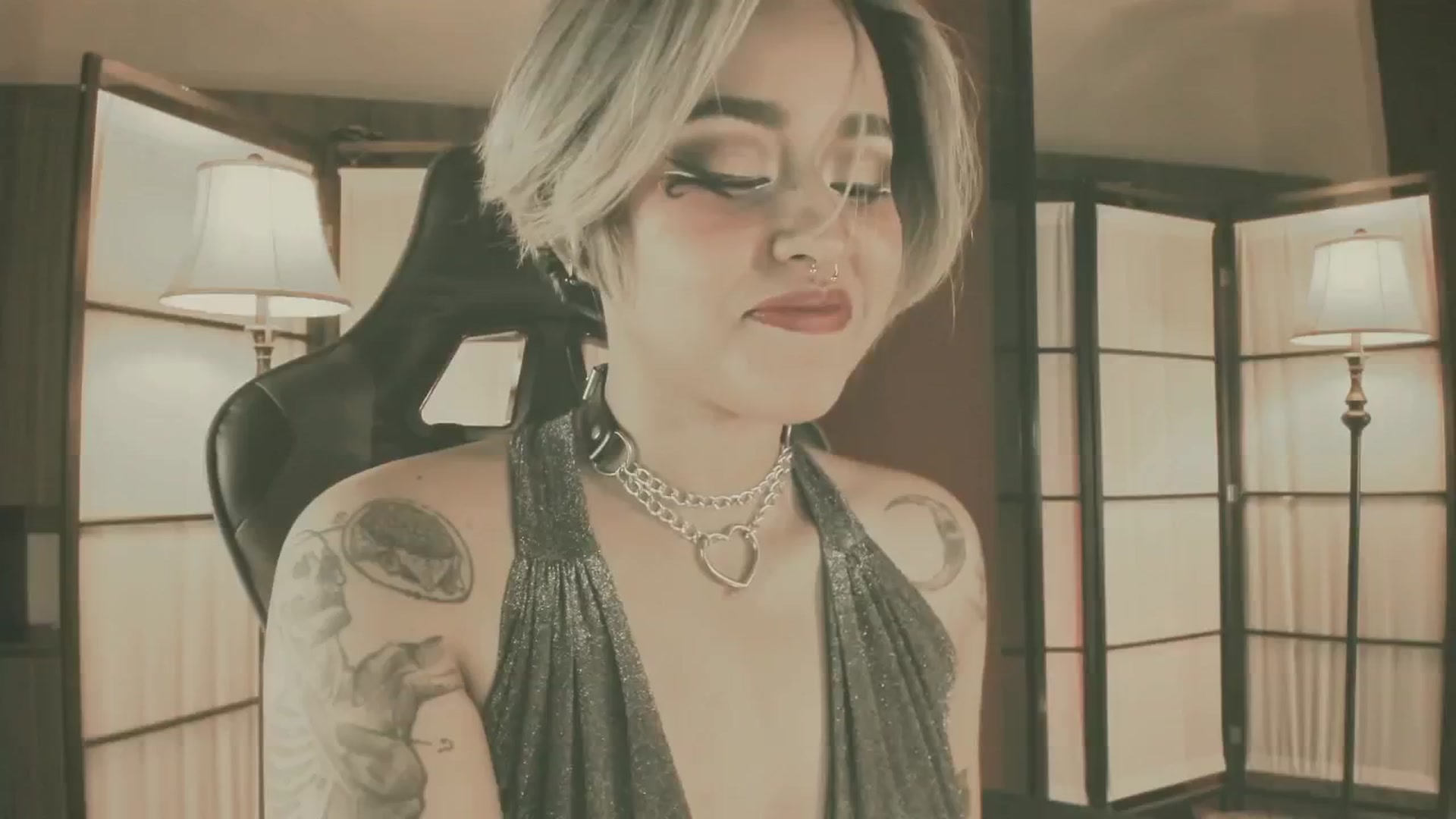 Gallery image thumbnail from AbraxxysRadio's myfreecams stream on, 11/13/2024, 24:43 image 1 of 20