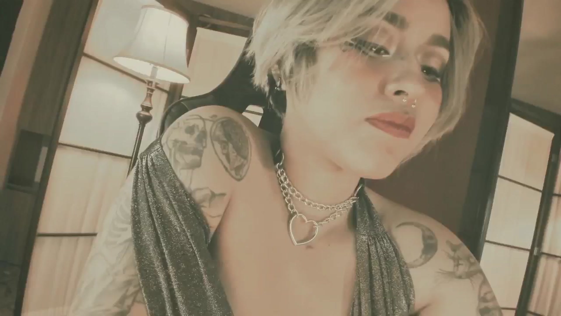 Gallery image thumbnail from AbraxxysRadio's myfreecams stream on, 11/13/2024, 24:43 image 2 of 20
