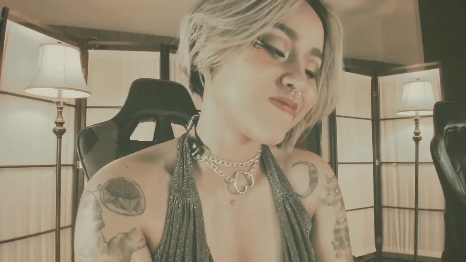 Gallery image thumbnail from AbraxxysRadio's myfreecams stream on, 11/13/2024, 24:43 image 19 of 20