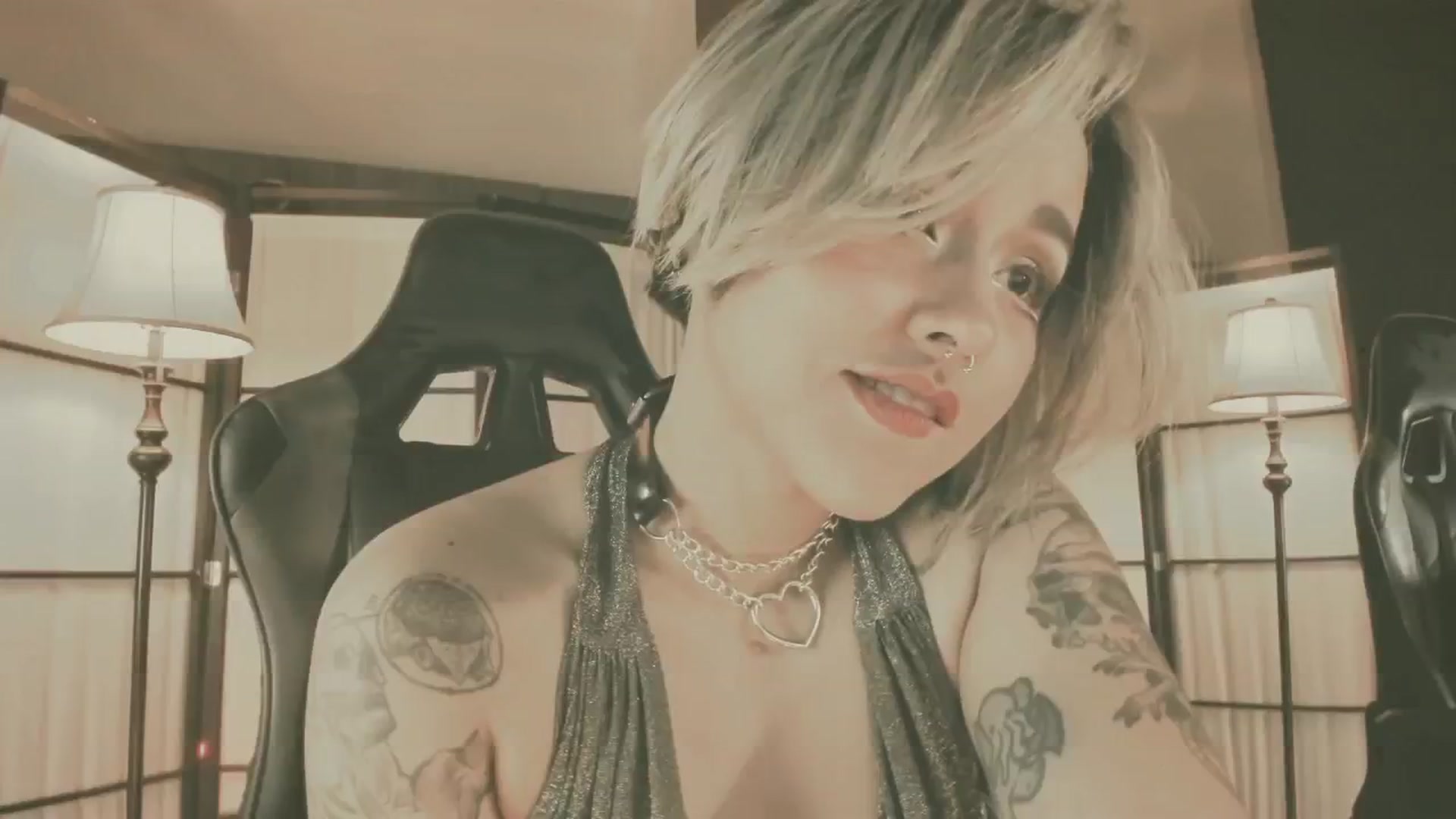 Gallery image thumbnail from AbraxxysRadio's myfreecams stream on, 11/13/2024, 24:43 image 12 of 20