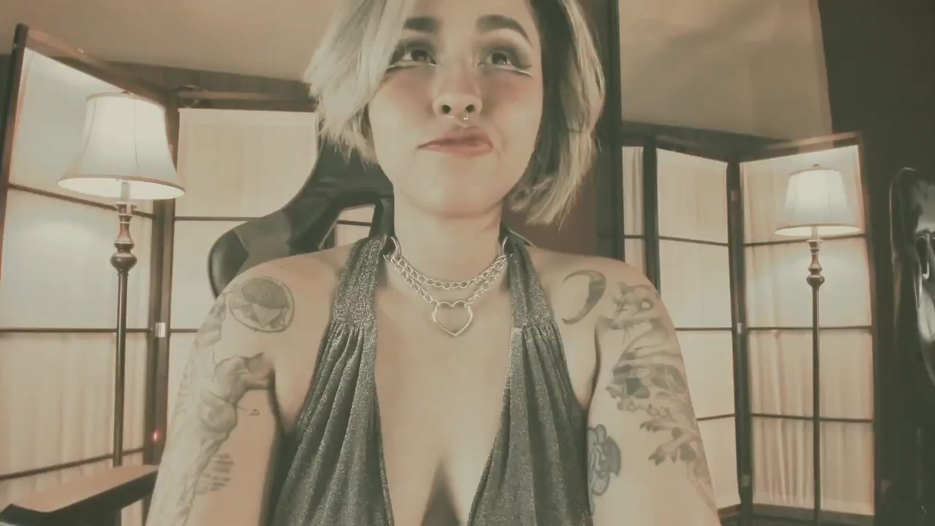 Gallery image thumbnail from AbraxxysRadio's myfreecams stream on, 11/13/2024, 24:43 image 10 of 20