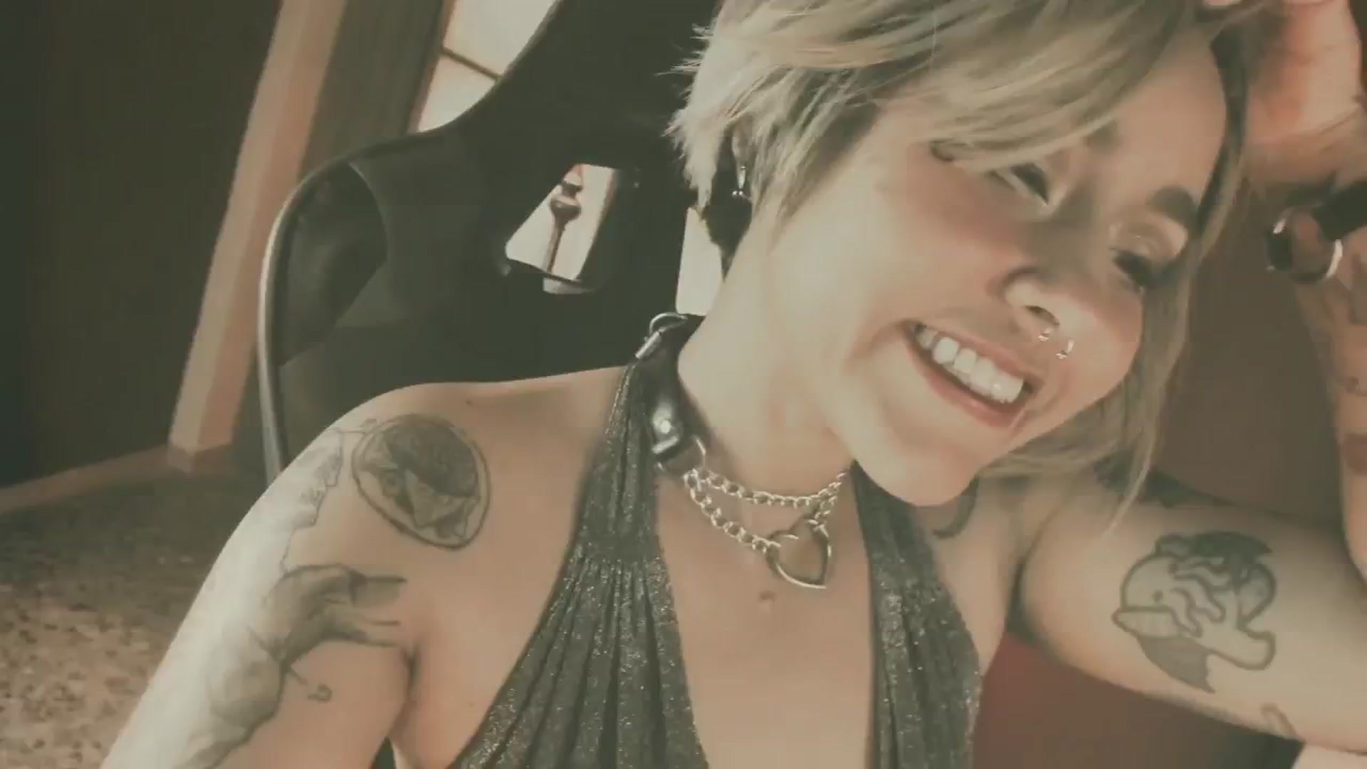 Gallery image thumbnail from AbraxxysRadio's myfreecams stream on, 11/13/2024, 01:32 image 15 of 20