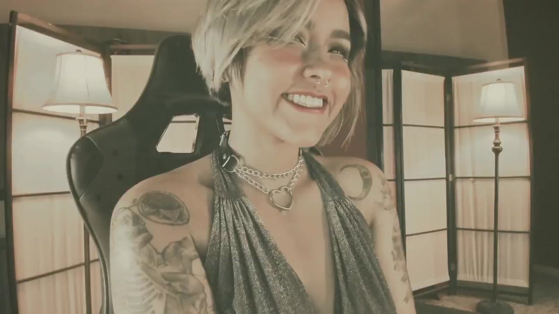 Gallery image thumbnail from AbraxxysRadio's myfreecams stream on, 11/13/2024, 01:32 image 4 of 20