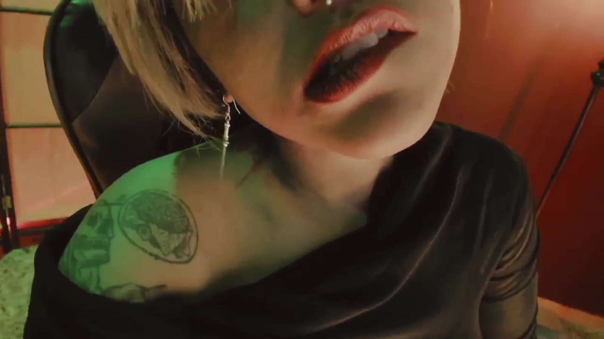 Gallery image thumbnail from AbraxxysRadio's myfreecams stream on, 11/19/2024, 24:58 image 4 of 20