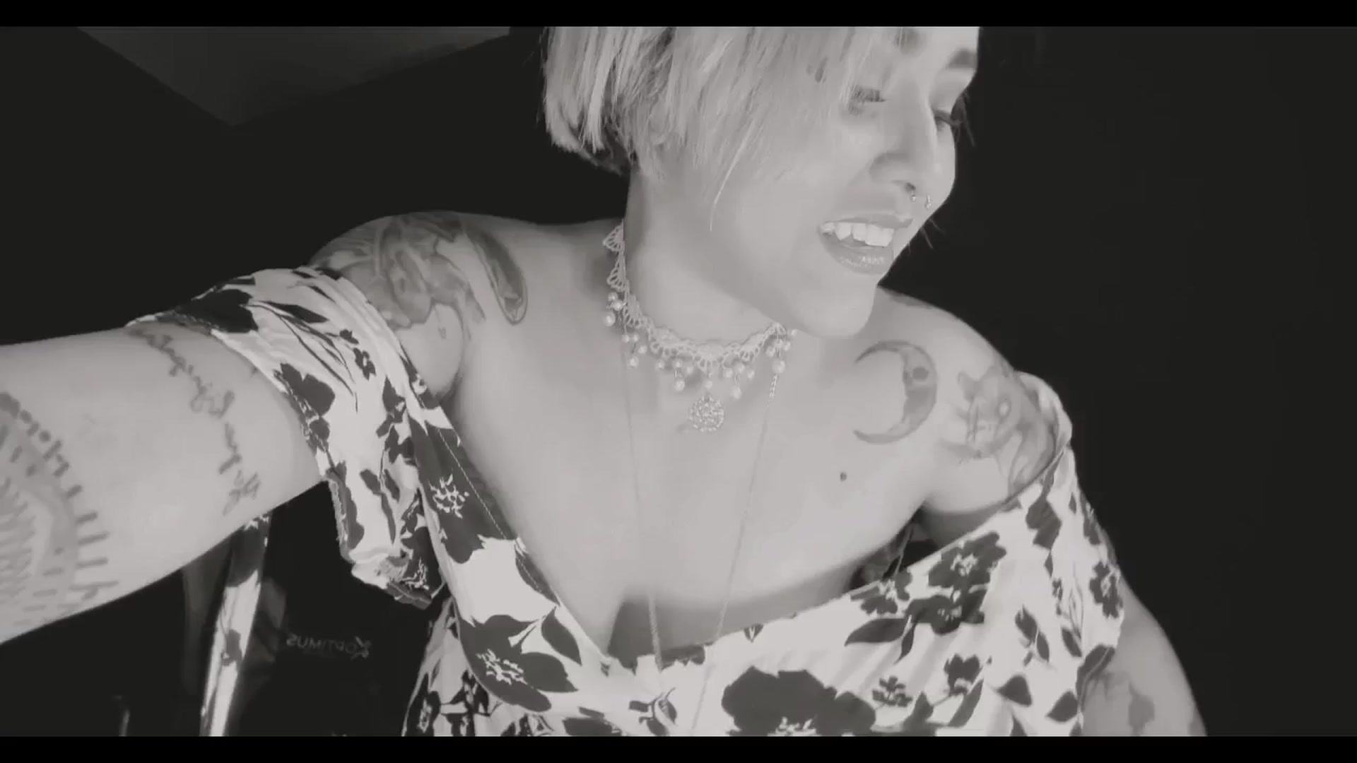Gallery image thumbnail from AbraxxysRadio's myfreecams stream on, 11/19/2024, 23:03 image 14 of 20