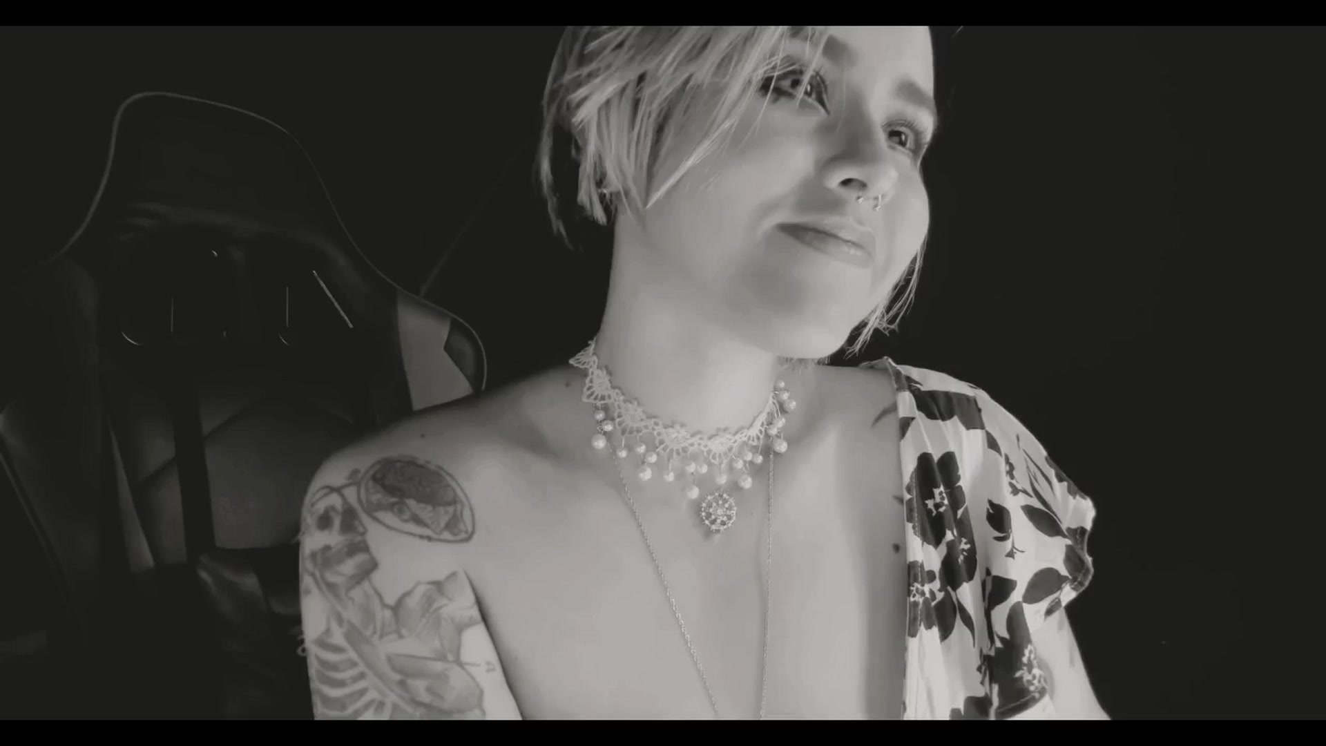 Gallery image thumbnail from AbraxxysRadio's myfreecams stream on, 11/20/2024, 24:20 image 17 of 20