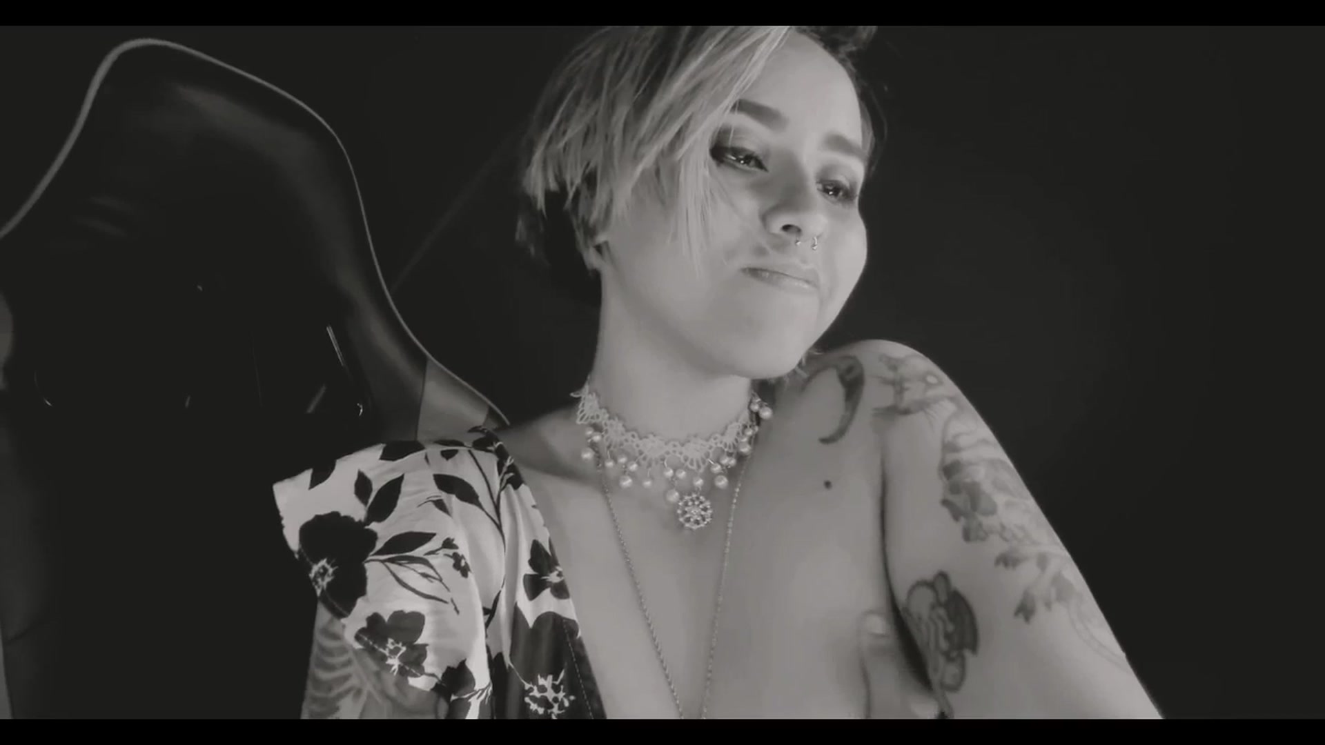 Gallery image thumbnail from AbraxxysRadio's myfreecams stream on, 11/20/2024, 01:59 image 20 of 20