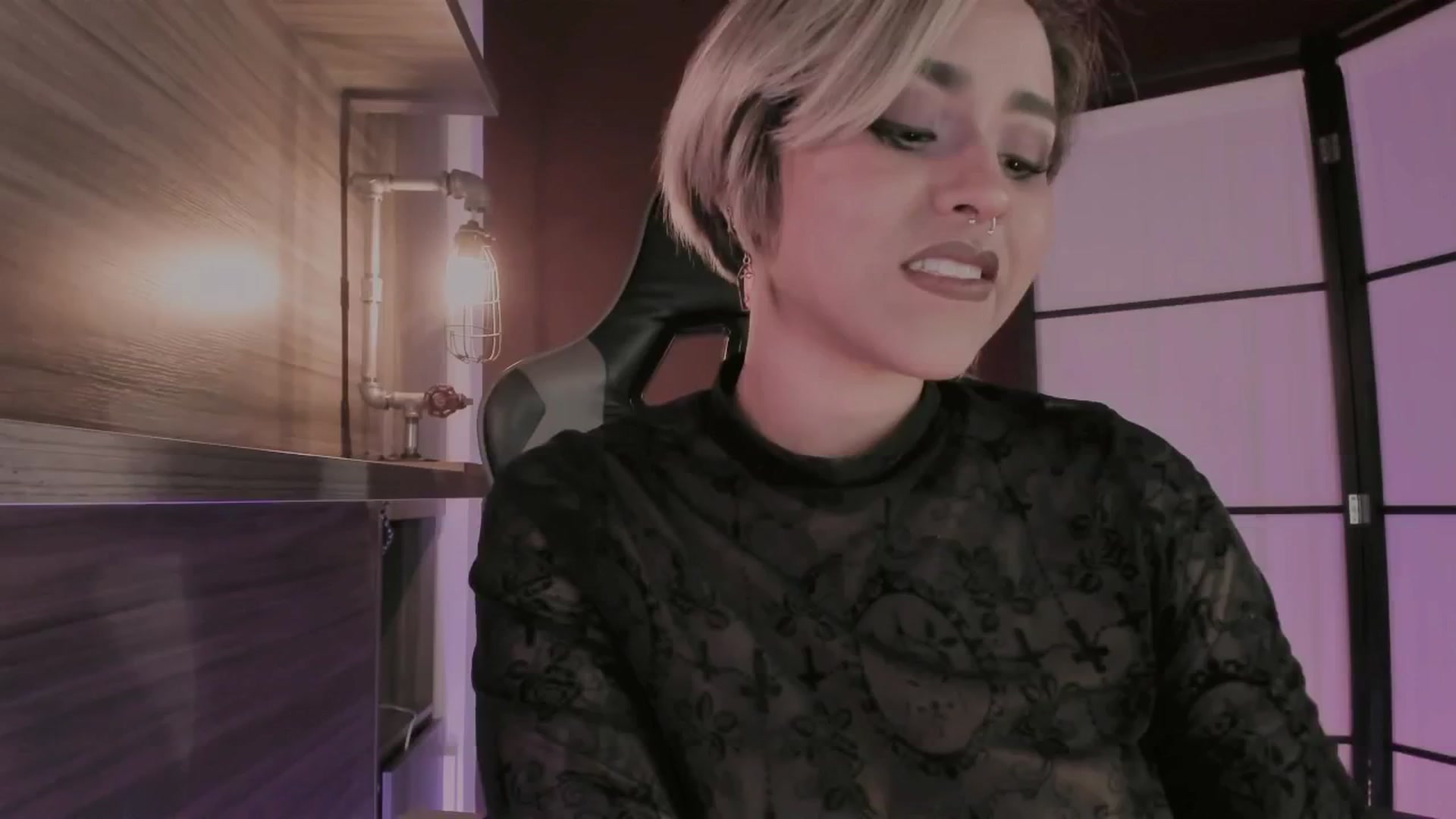 Gallery image thumbnail from AbraxxysRadio's myfreecams stream on, 11/21/2024, 24:02 image 18 of 20